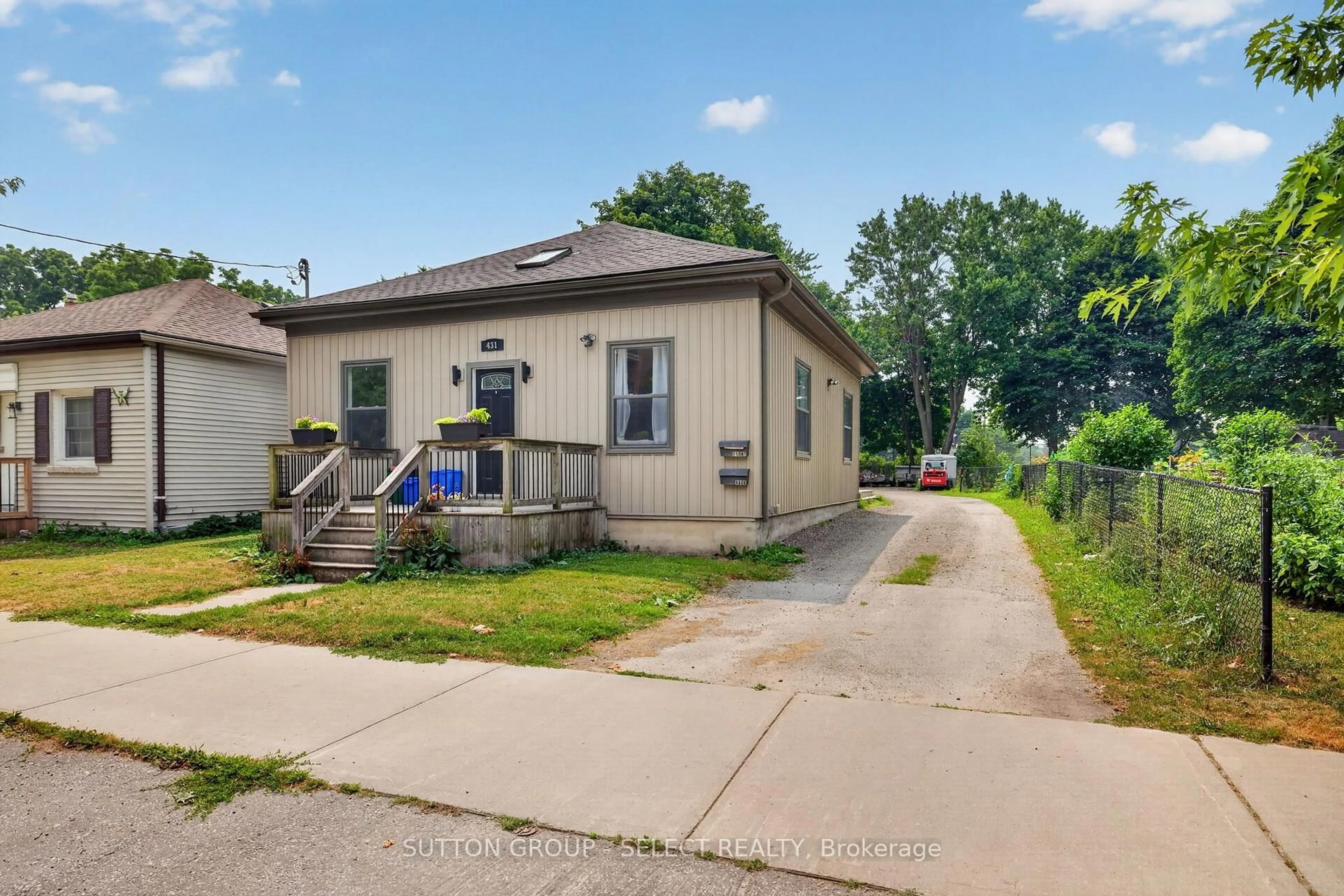 Unknown for 431 South St, London East Ontario N6B 1C1