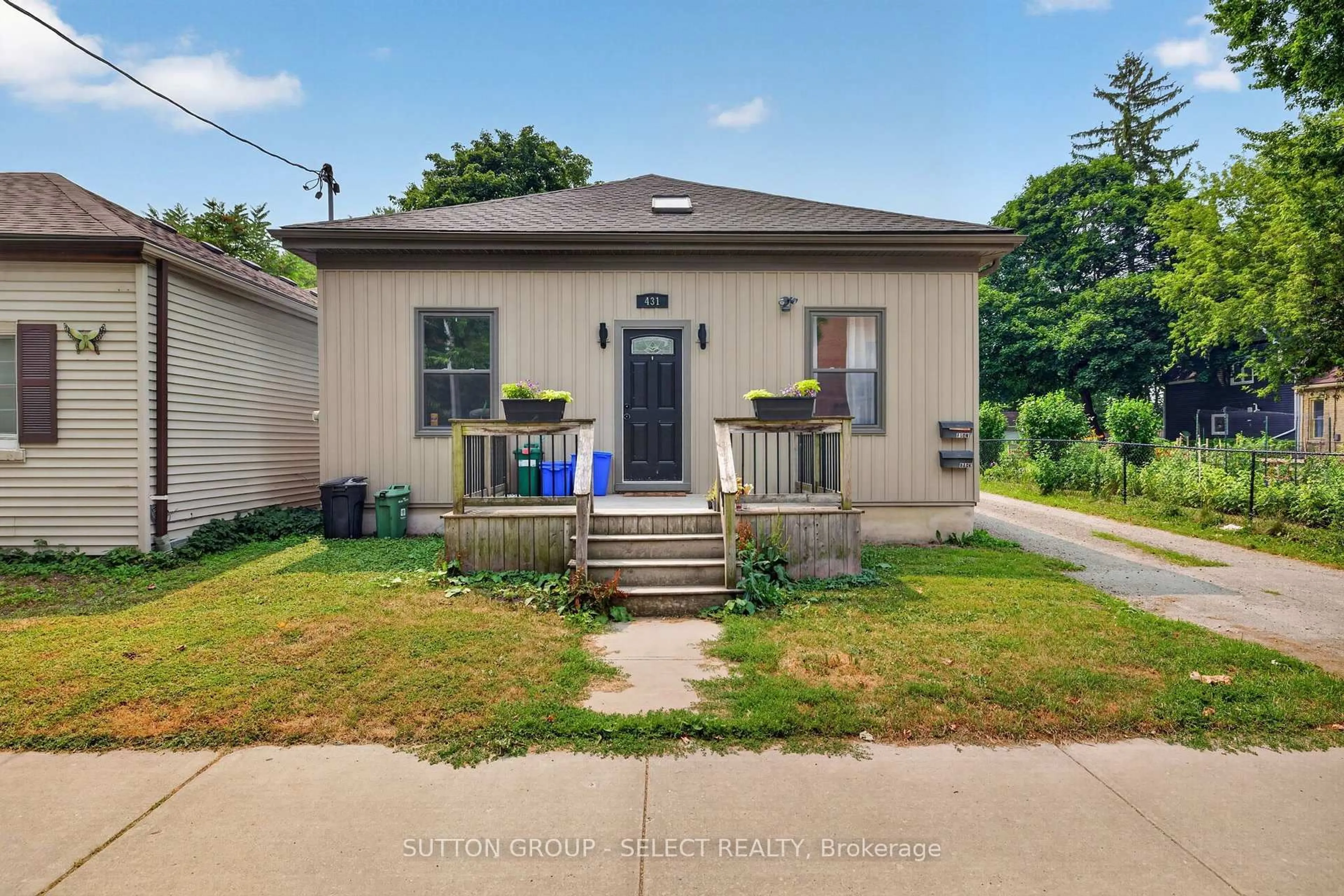 Unknown for 431 South St, London East Ontario N6B 1C1