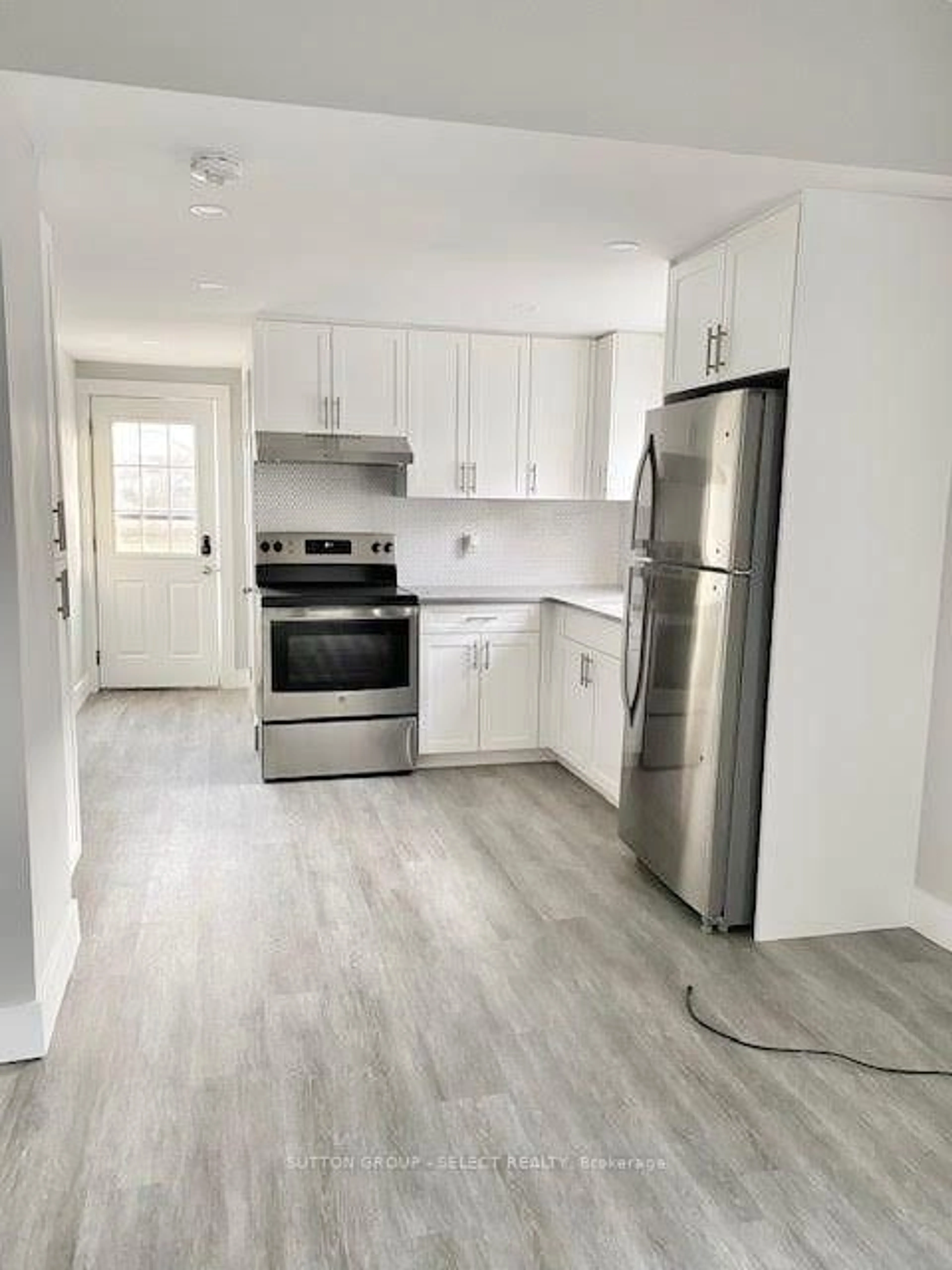 Standard kitchen, unknown for 439 South St, London East Ontario N6B 1C1