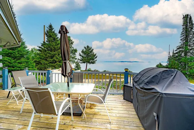 106 Island Ave, Neebing 3