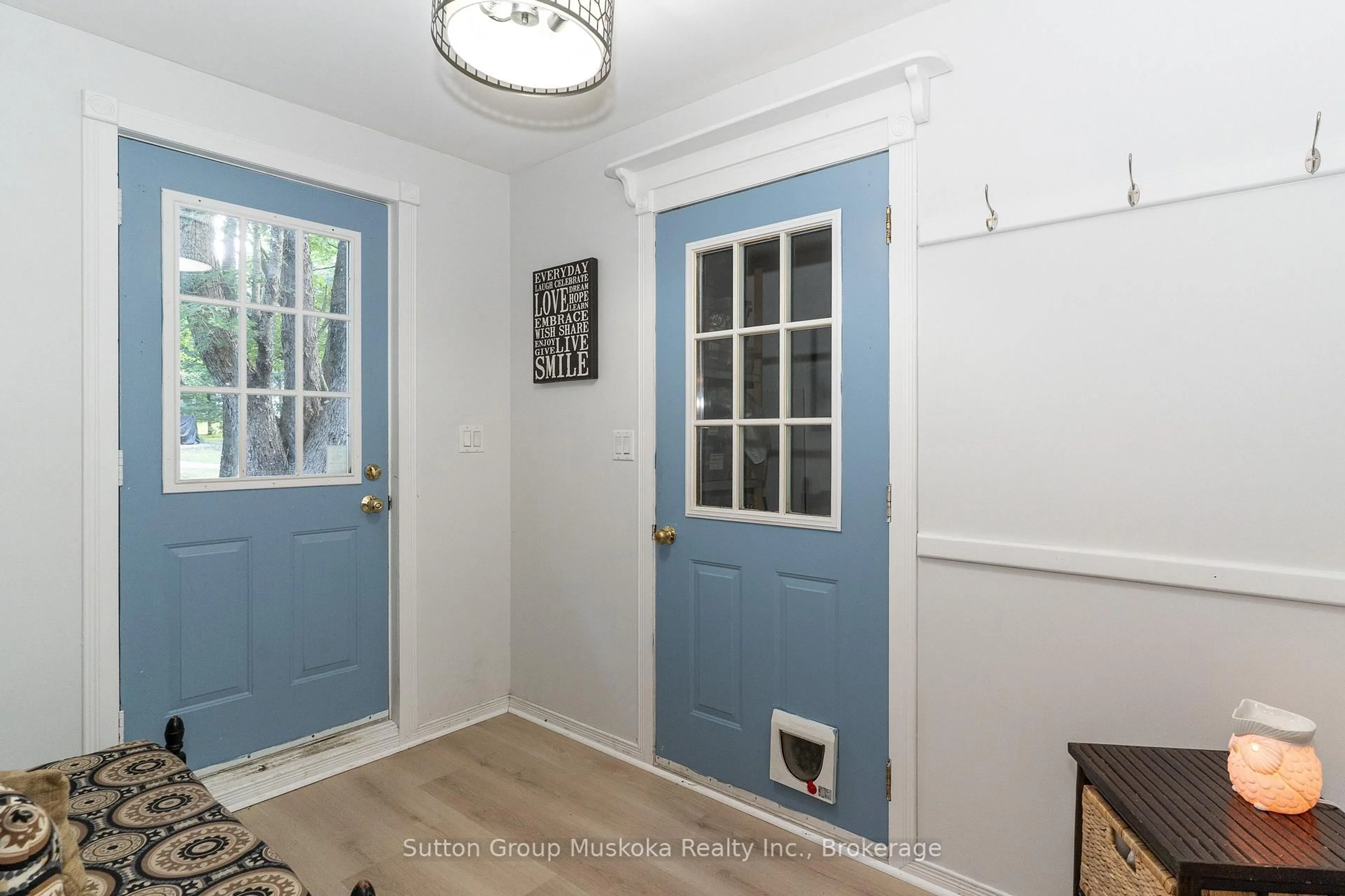 Indoor entryway for 26 Sugar Maple Lane, Huntsville Ontario P0B 1L0
