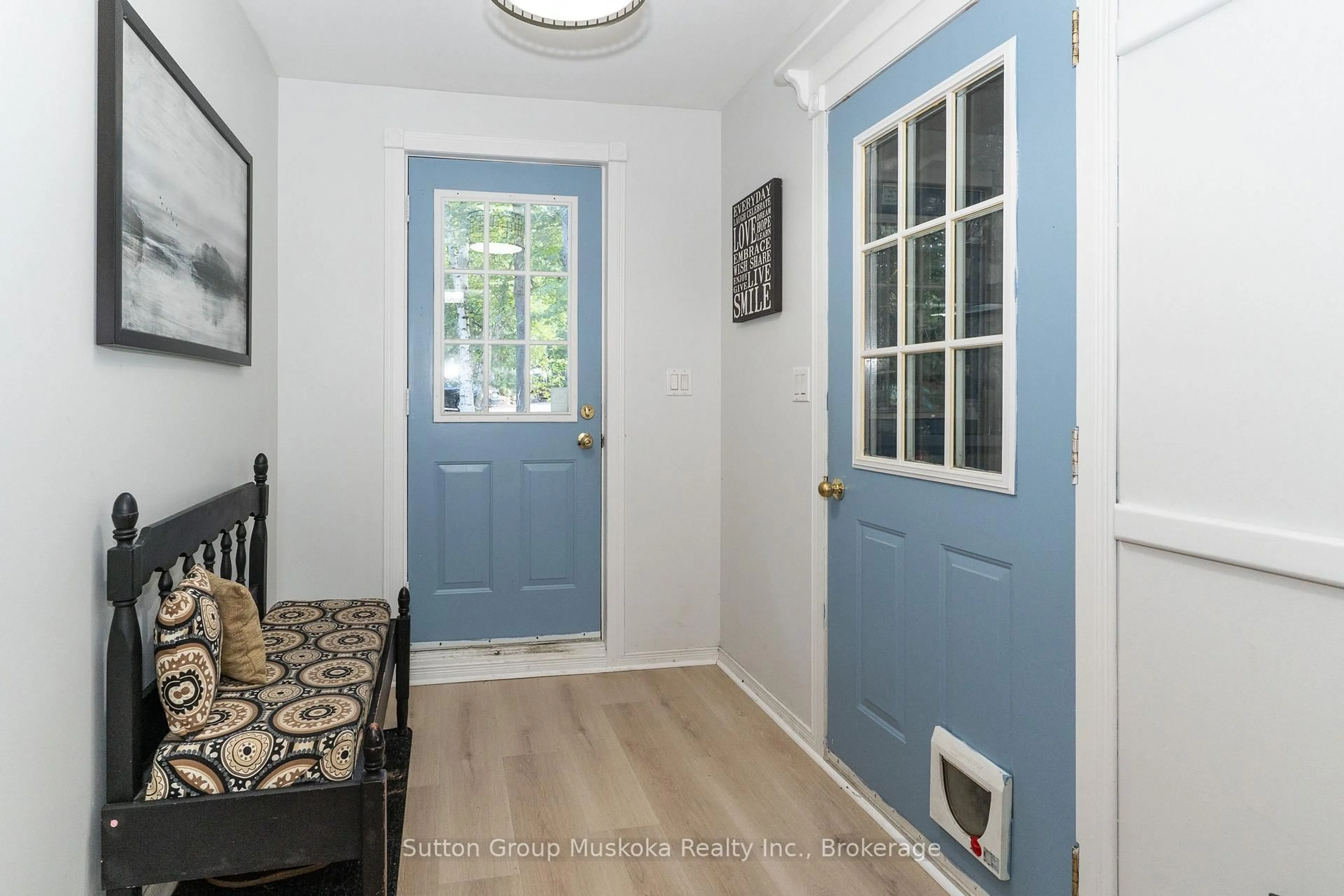Indoor entryway for 26 Sugar Maple Lane, Huntsville Ontario P0B 1L0
