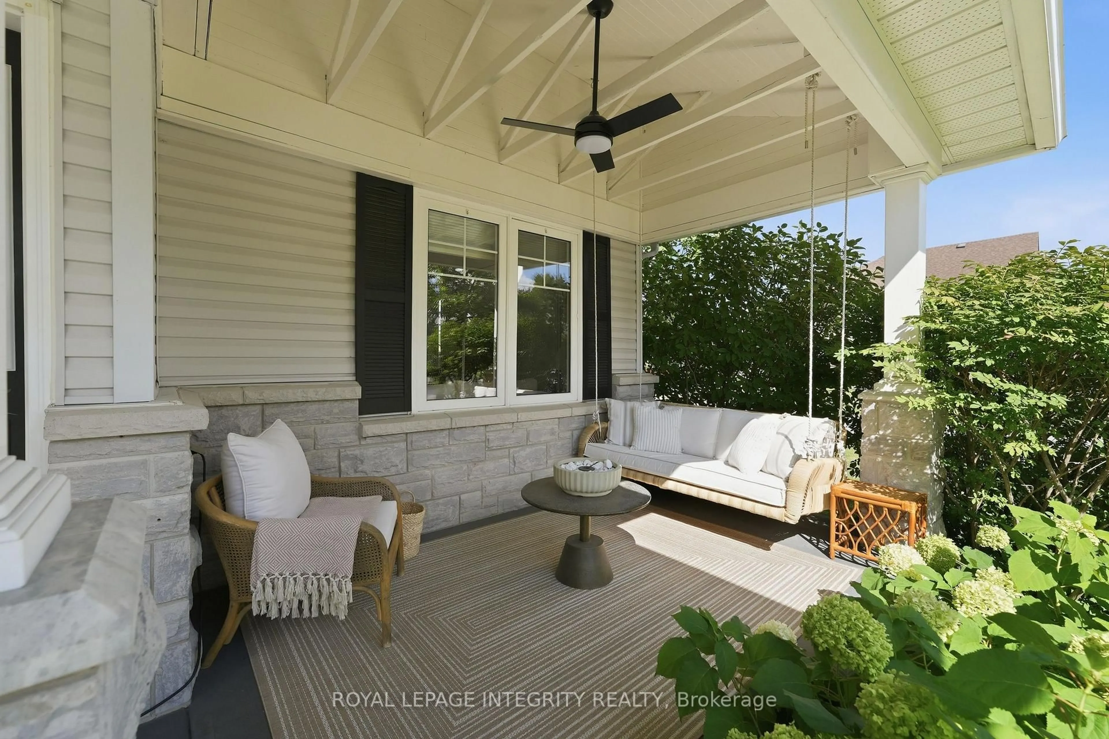 Patio, street for 125 West Ridge Dr, Ottawa Ontario K2S 2H1