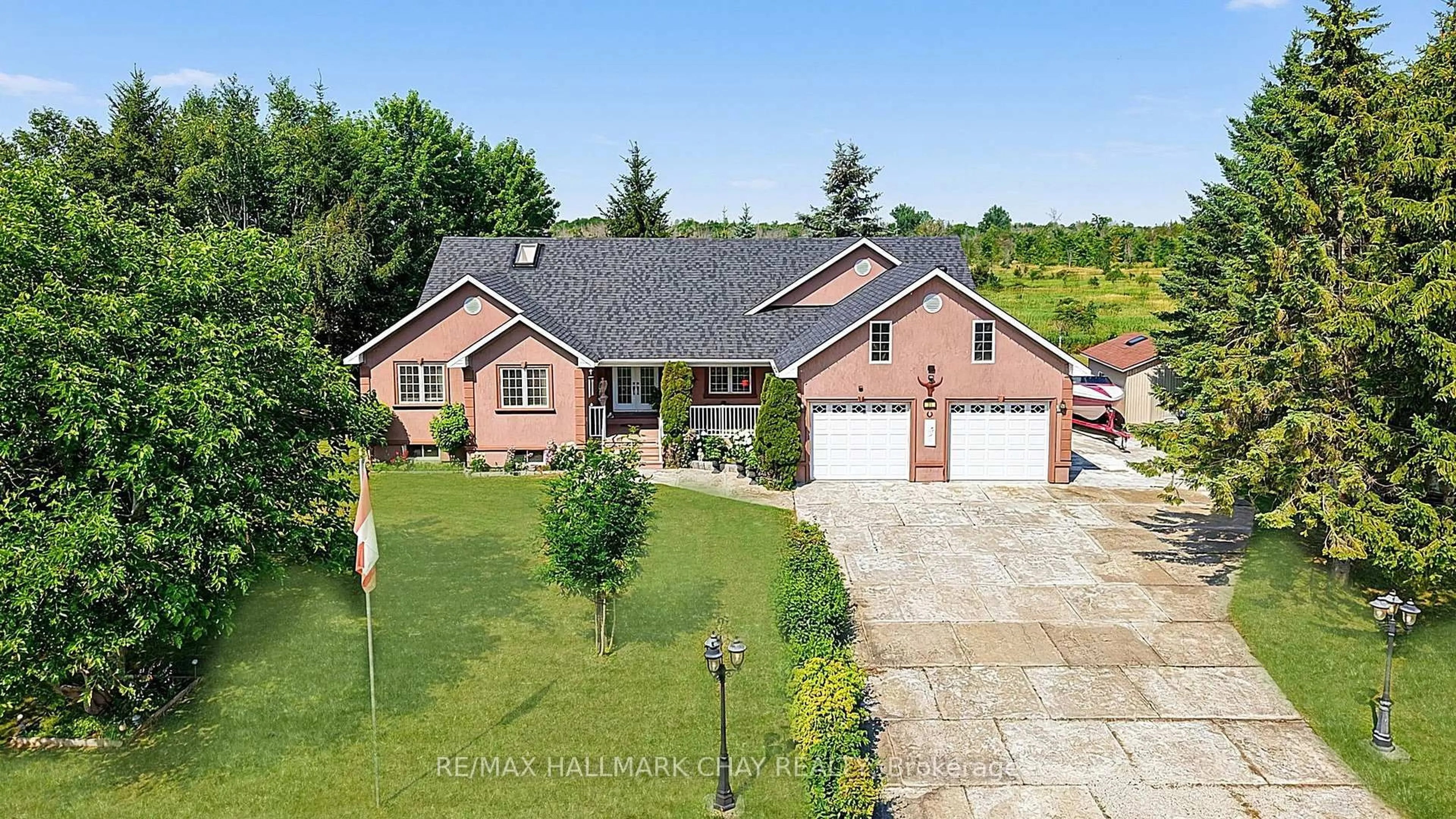 A pic from outside/outdoor area/front of a property/back of a property/a pic from drone, unknown for 31 Hillside Dr, Georgian Bay Ontario L0K 1S0
