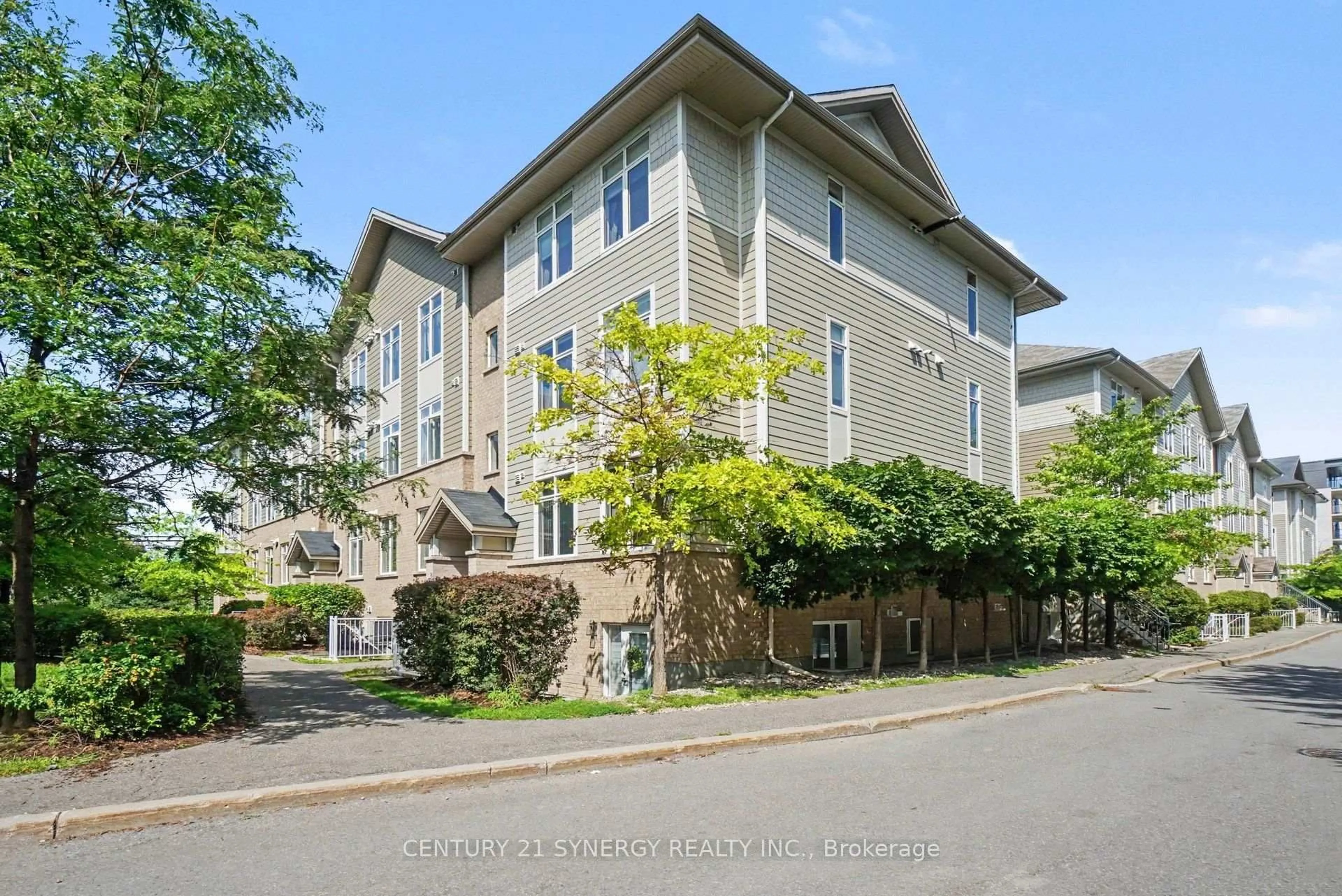 A pic from outside/outdoor area/front of a property/back of a property/a pic from drone, unknown for 318 Everest Private #D, Ottawa Ontario K1G 4E3