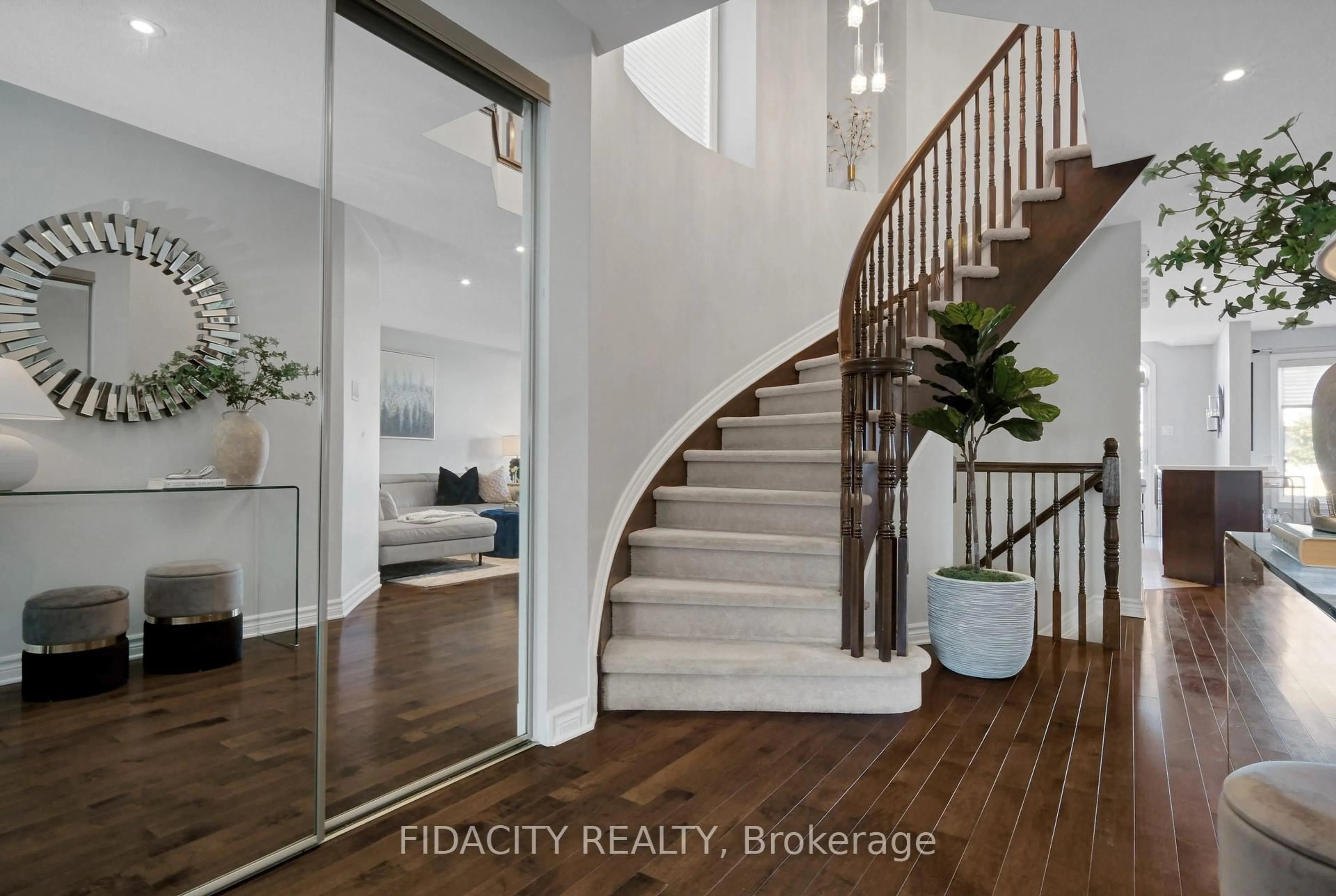 Indoor entryway for 380 Goldenbrook Way, Ottawa Ontario K4A 0K7