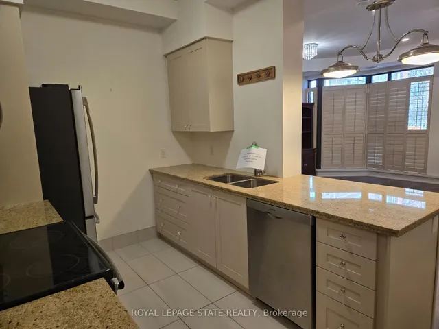 112 King St #410, Hamilton 4