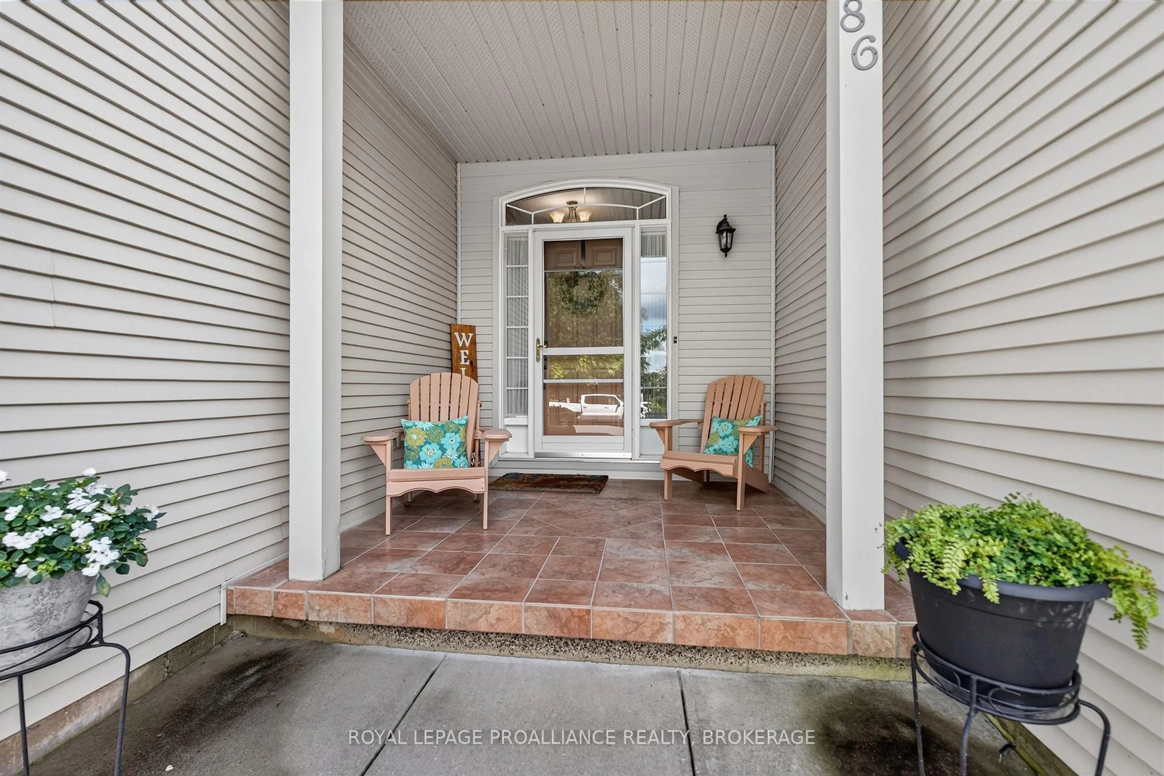 Indoor entryway for 86 Abbey Dawn Dr, Bath Ontario K0H 1G0