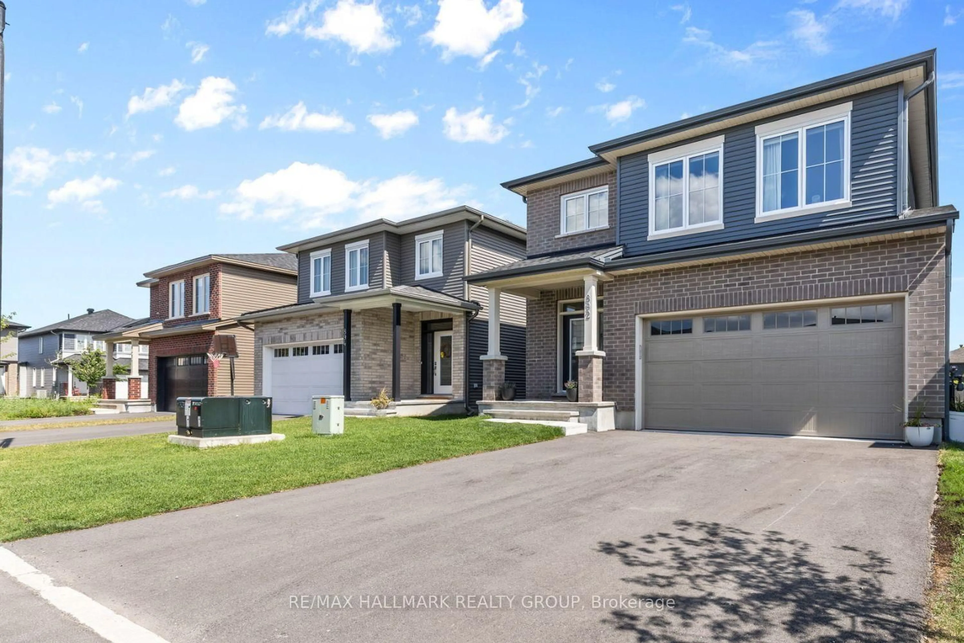 Home with brick exterior material, street for 892 Sendero Way, Stittsville Ontario K2S 2W8
