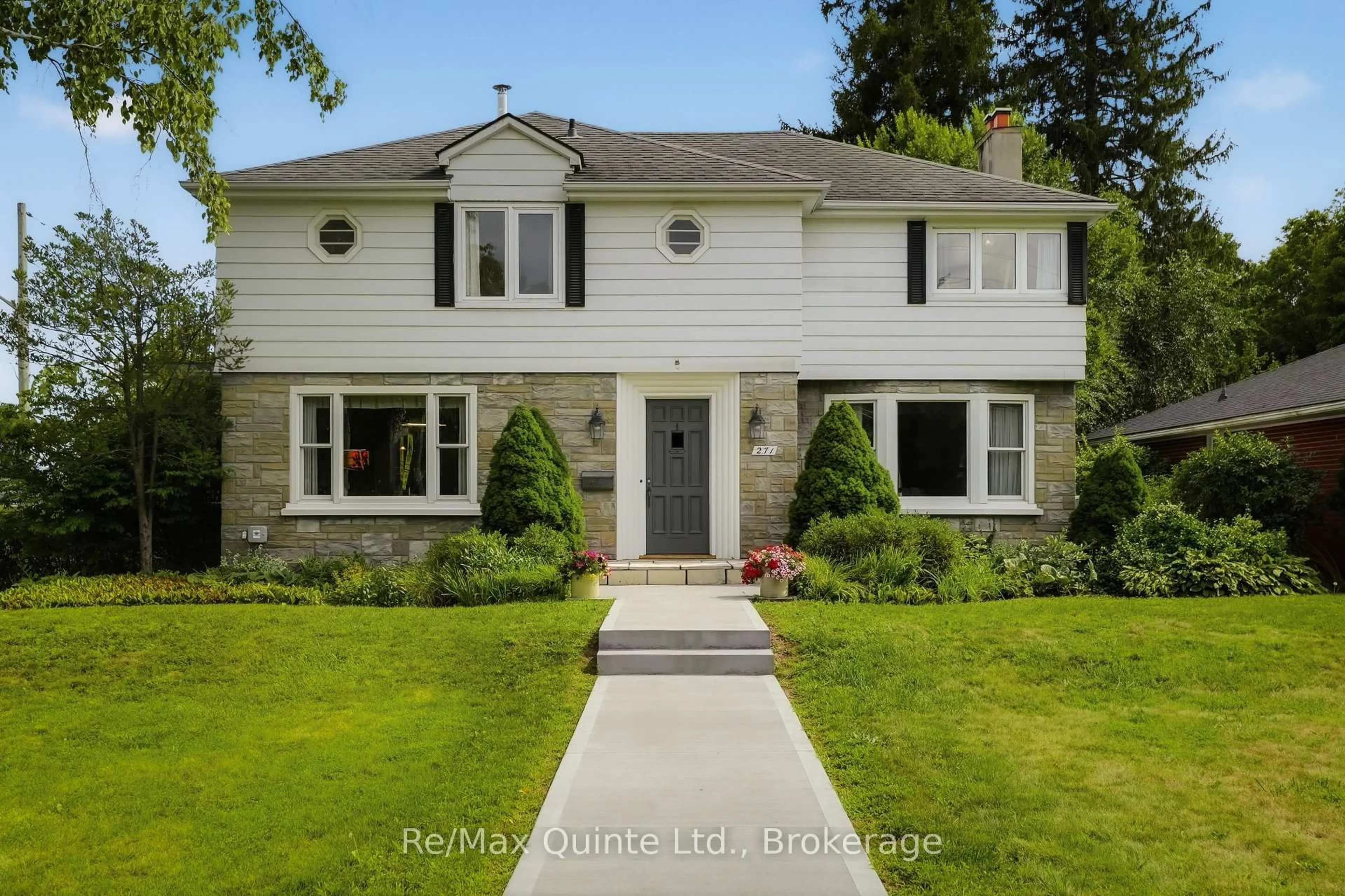Home with vinyl exterior material, street for 271 Bridge Street East, Belleville Ontario K8N 1P4