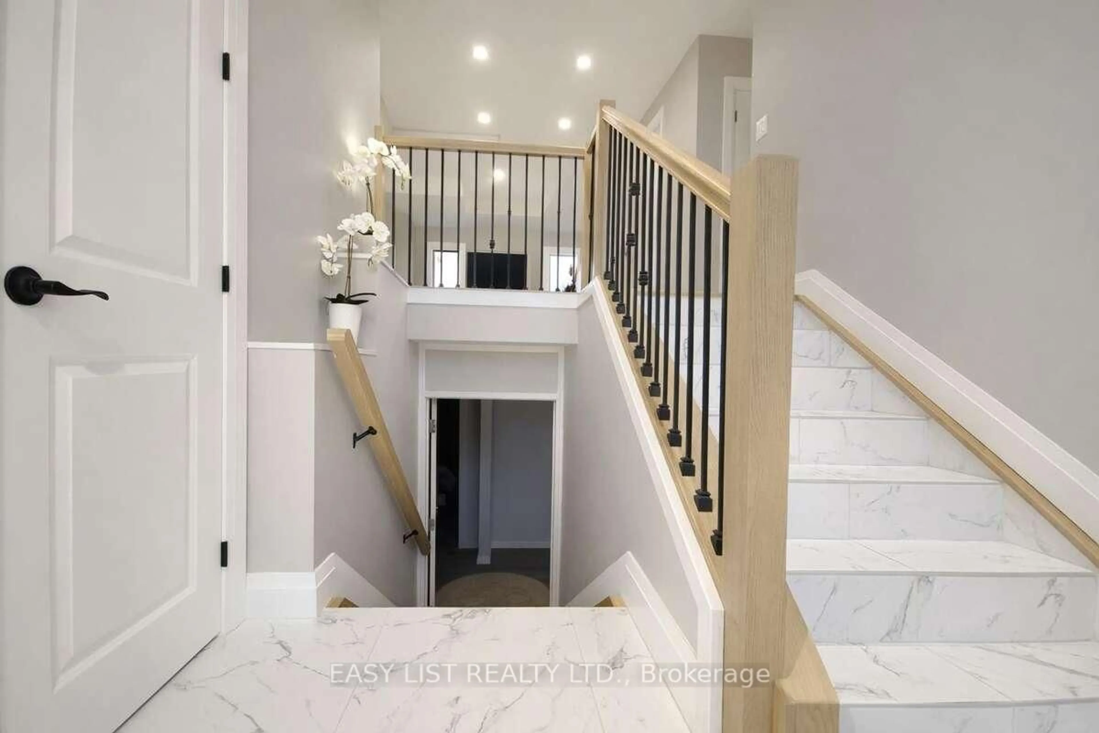 Stairs for 4403 Belmont Ave, Lakeshore Ontario N0P 1J0