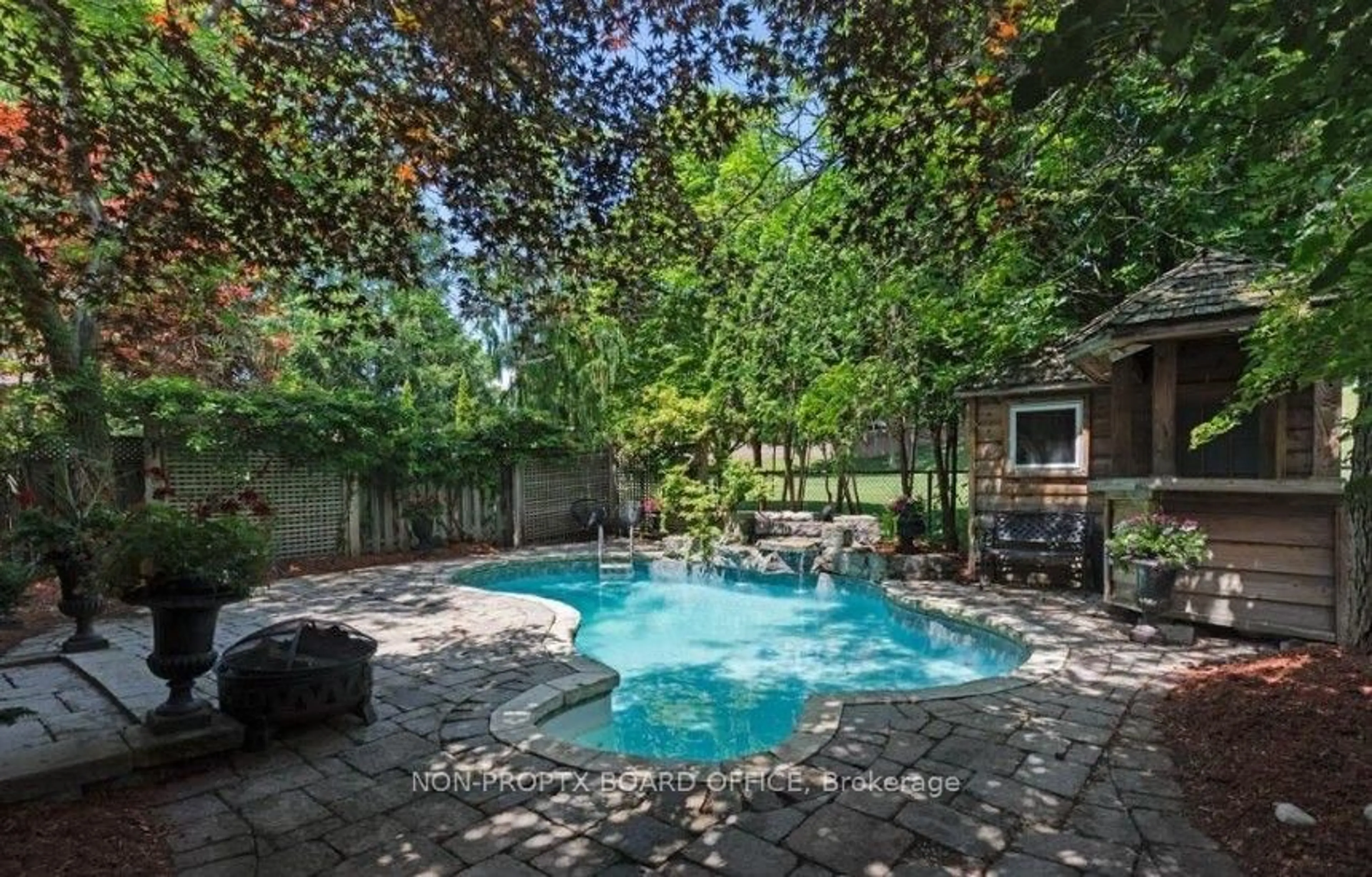 Pool for 12 Pinto Dr, Hamilton Ontario L9K 1L1