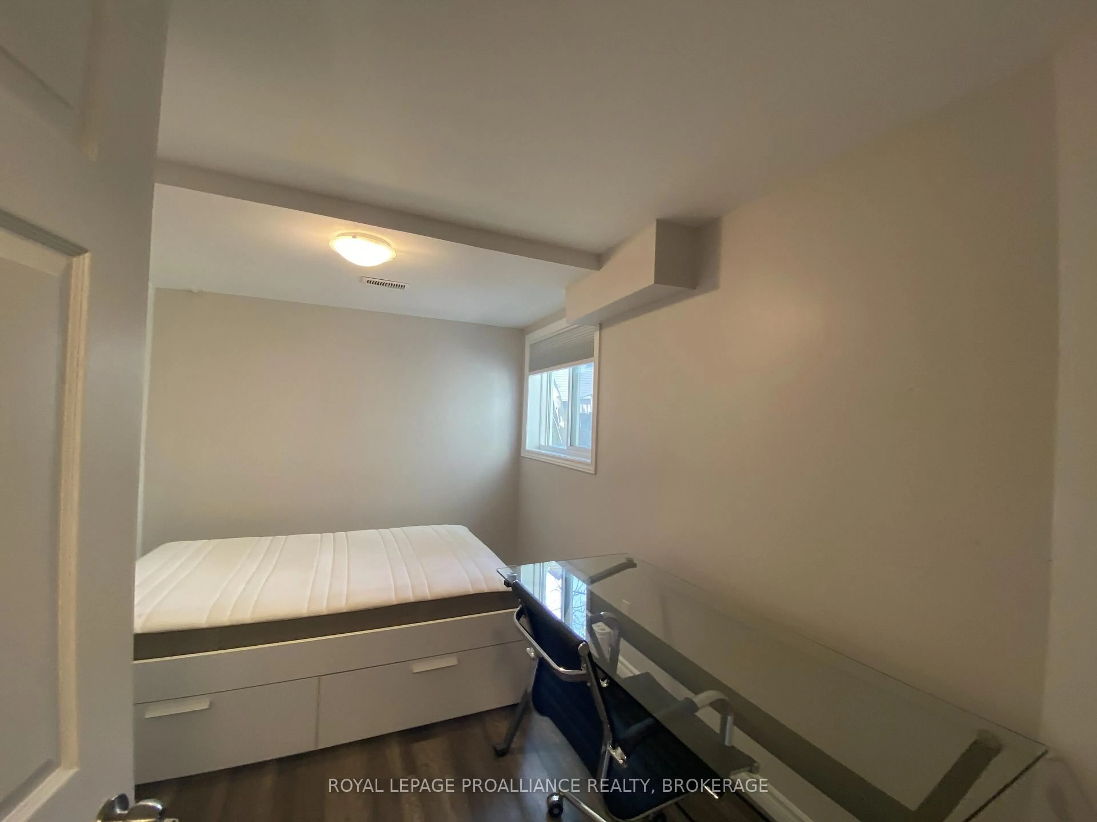 A pic of a room for 93 Linton St, Kingston Ontario K7K 1N6