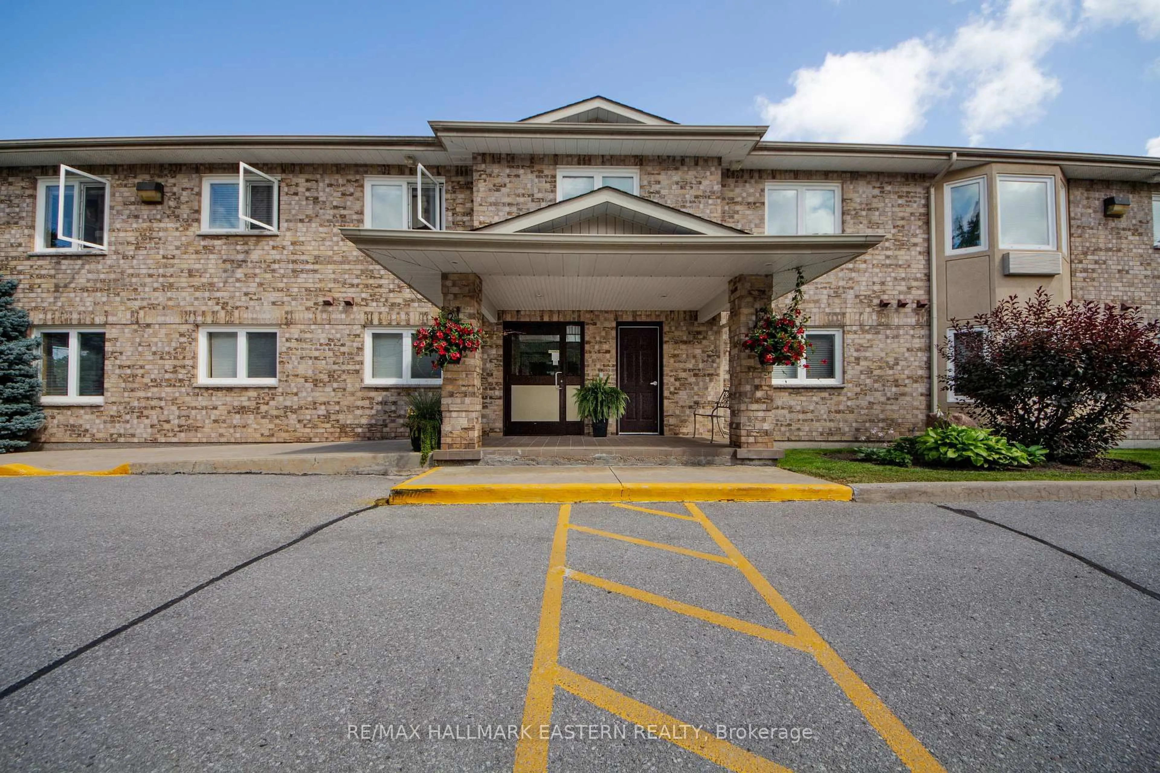 Patio, building for 878 Armour Rd #202, Peterborough Ontario K9H 2A6