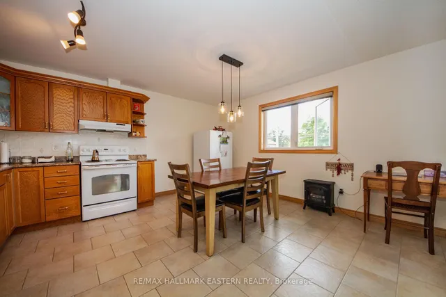878 Armour Rd #202, Peterborough 5