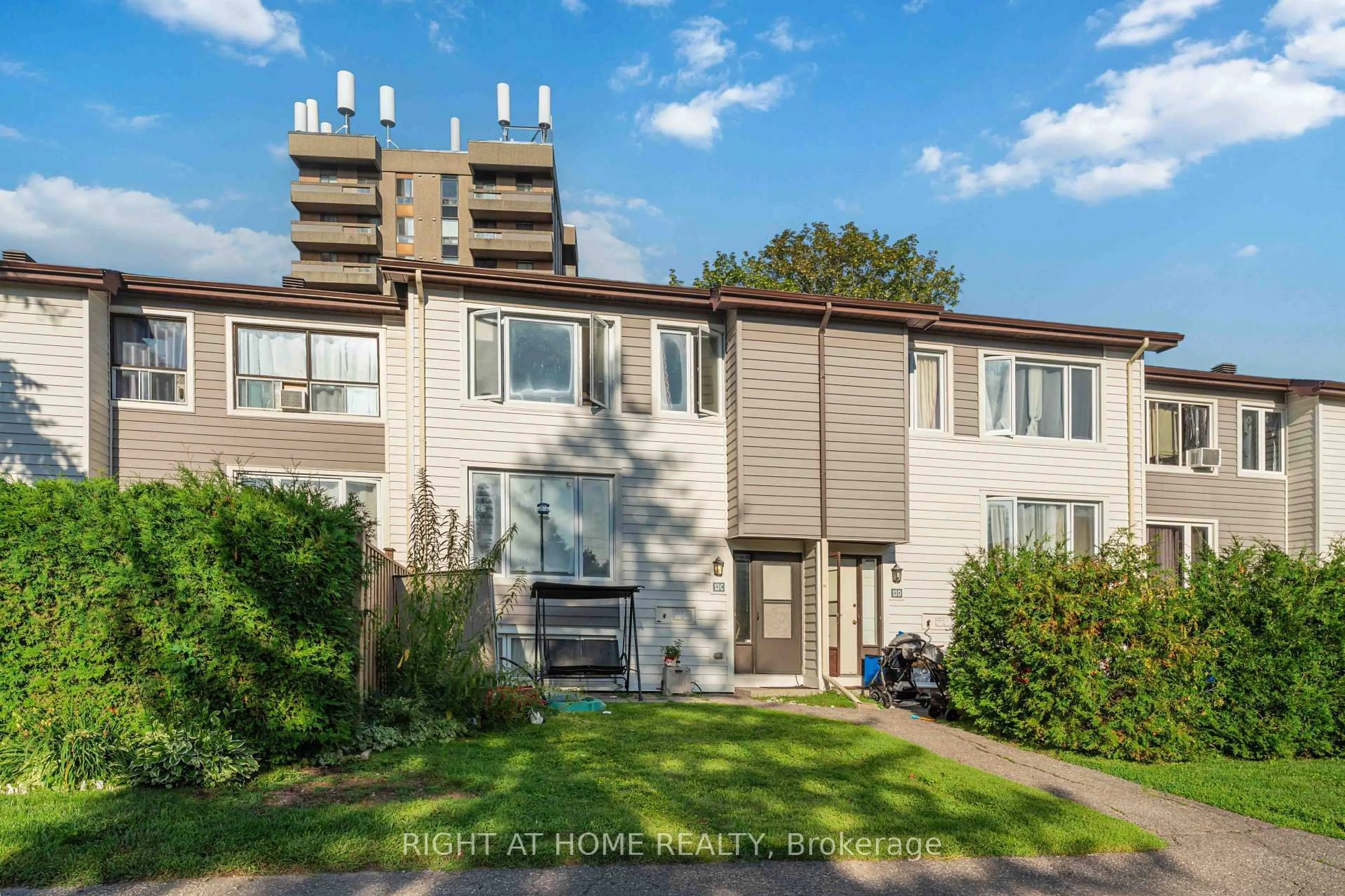 Unknown for 13 BANNER Rd #C, Ottawa Ontario K2H 8T3