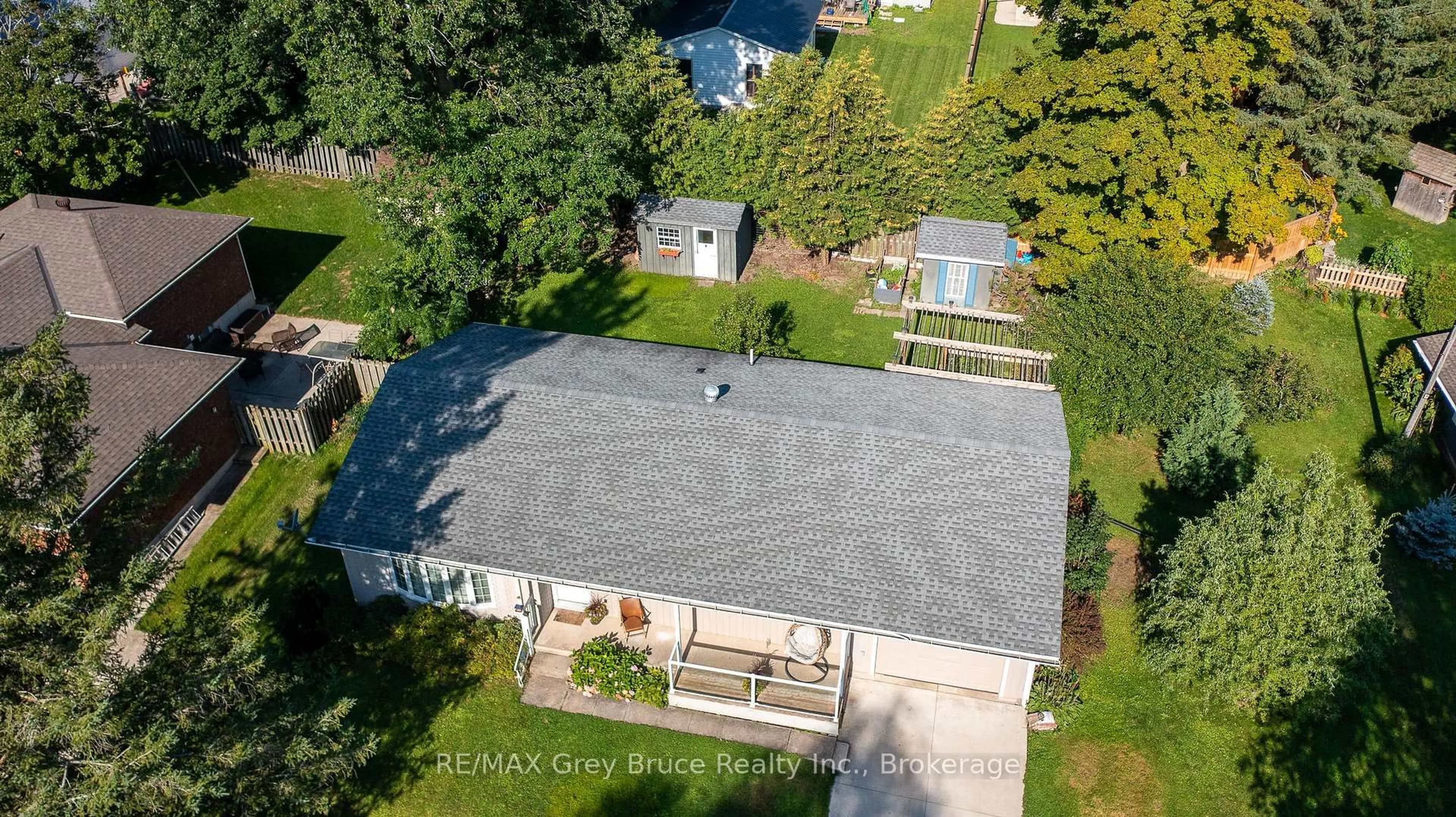 A pic from outside/outdoor area/front of a property/back of a property/a pic from drone, unknown for 129 River St, Arran-Elderslie Ontario N0H 2N0