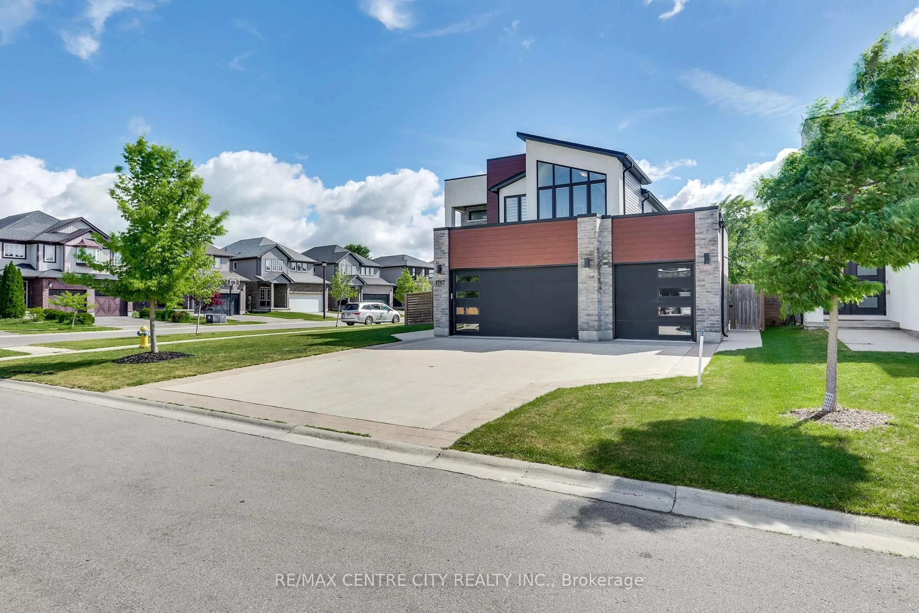 Unknown for 1762 Dewar Pl, London North Ontario N6G 0L4