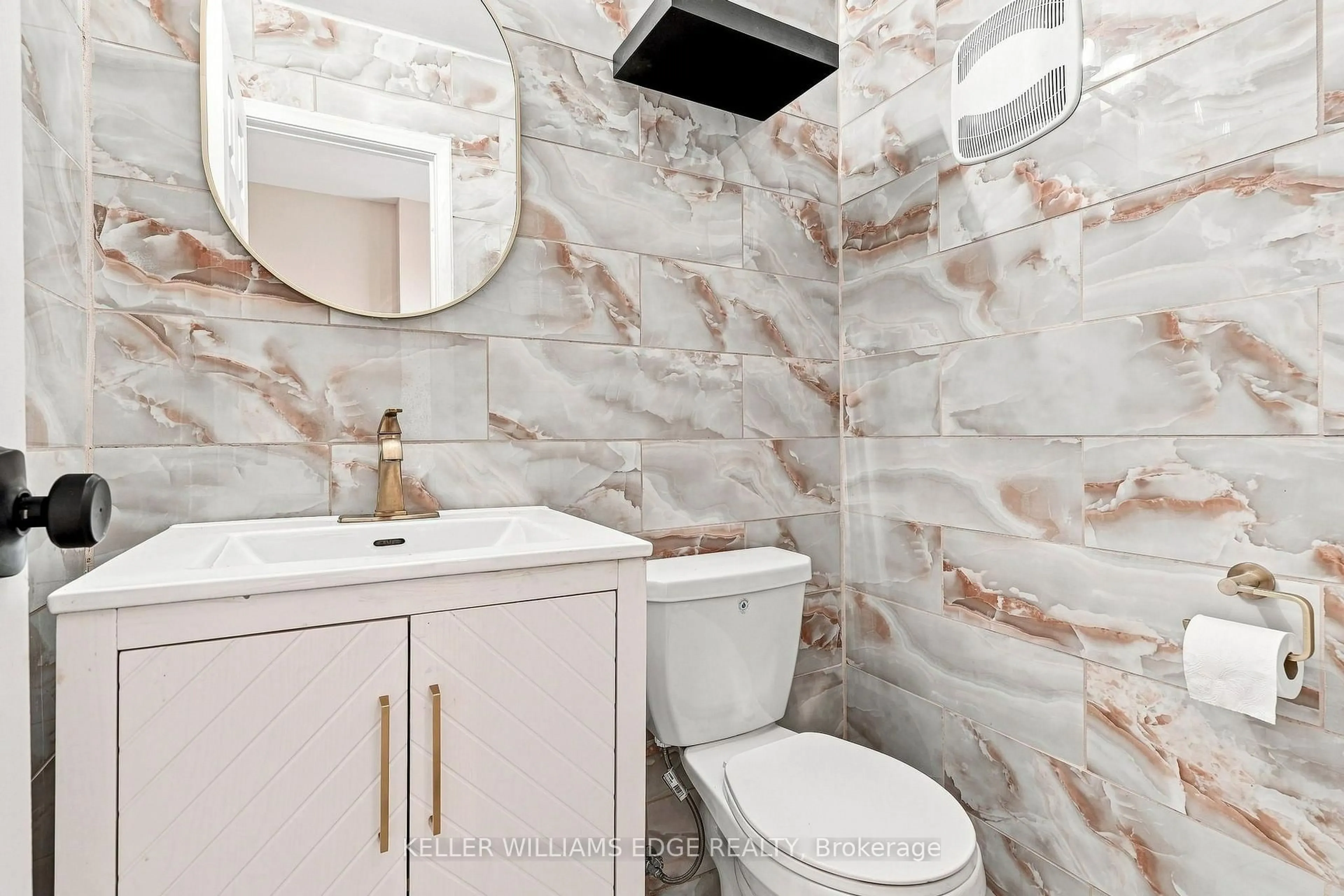 Contemporary bathroom, ceramic/tile floor for 82 St. Andrews Dr, Hamilton Ontario L8K 6H4