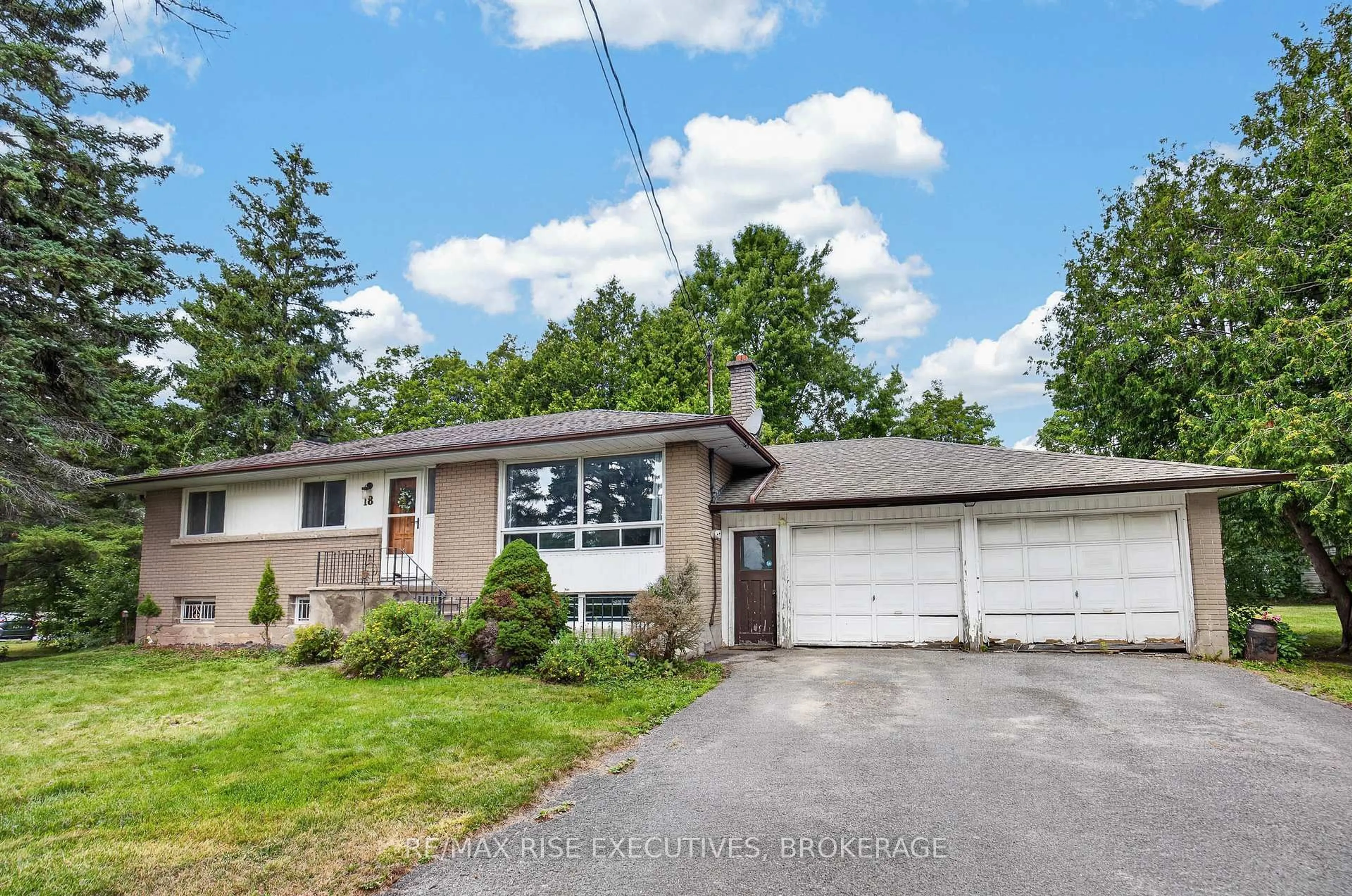 Unknown for 18 Dalgleish Ave, Kingston Ontario K7K 5H6
