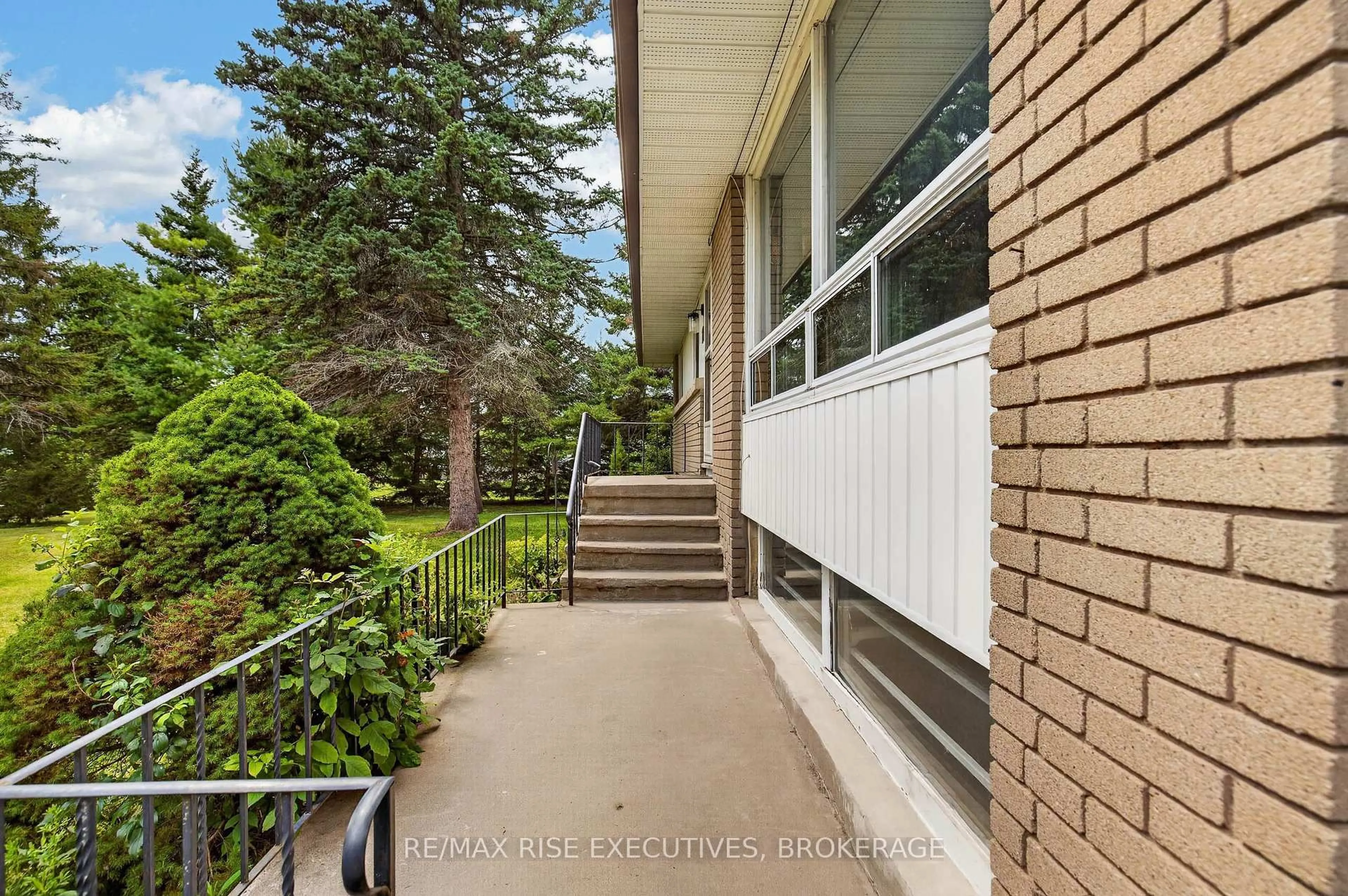 Patio, unknown for 18 Dalgleish Ave, Kingston Ontario K7K 5H6