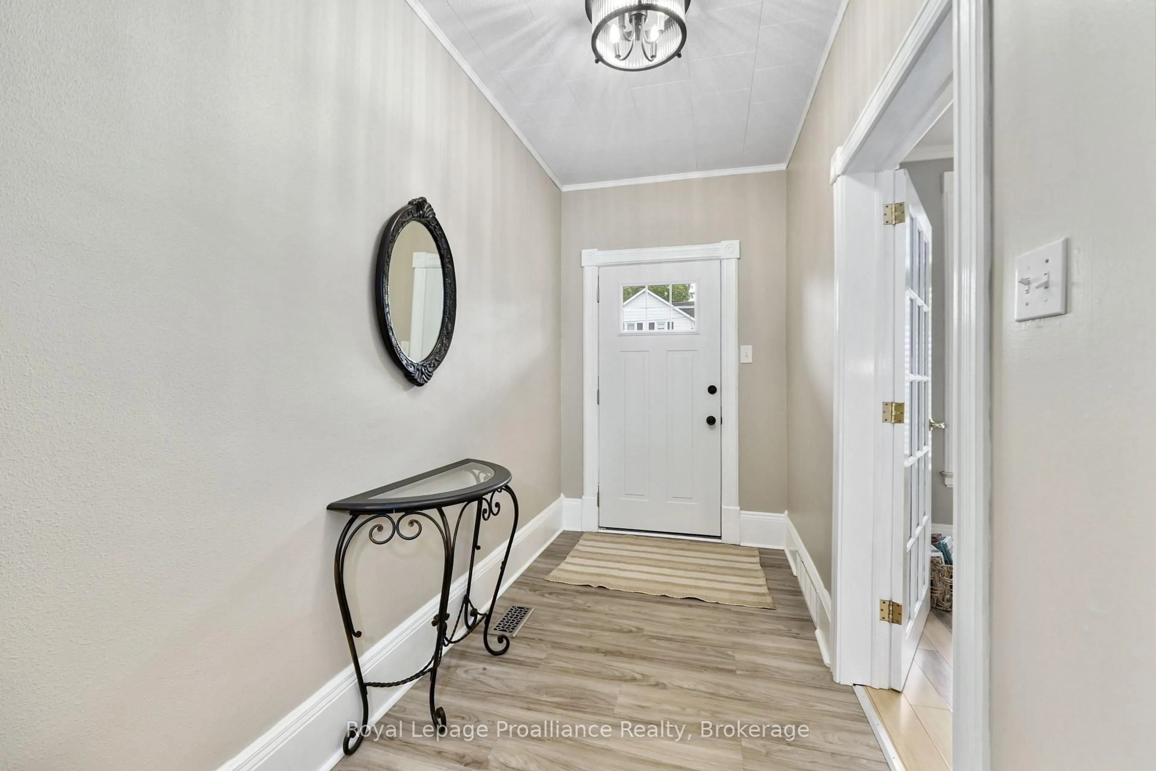 Indoor entryway for 104 inkerman St, Trent Hills Ontario K0L 1L0