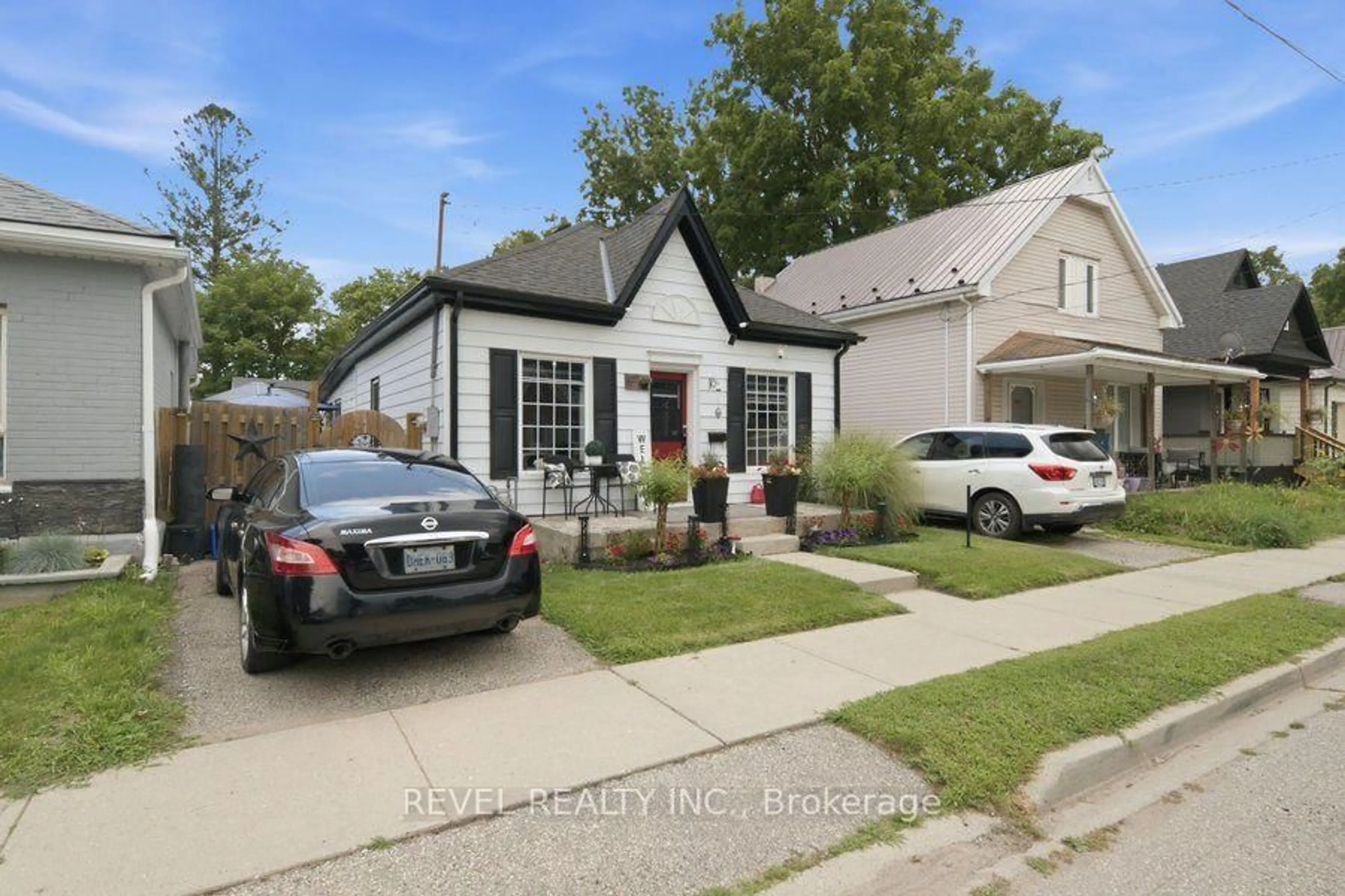 Unknown for 11 Esther St, Brantford Ontario N3S 6K3