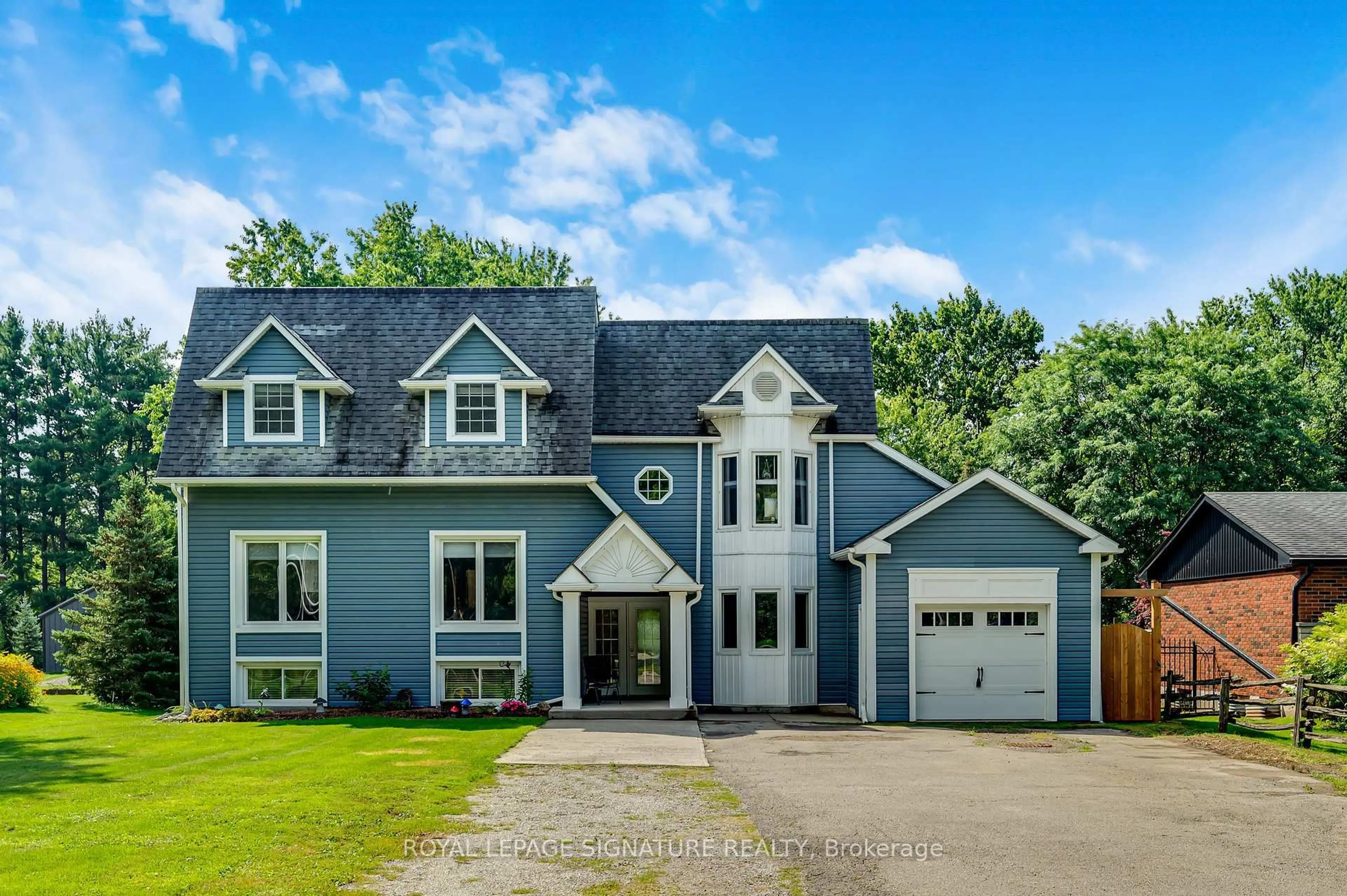 Home with vinyl exterior material, street for 2670 Jerseyville Rd, Hamilton Ontario L0R 1R0
