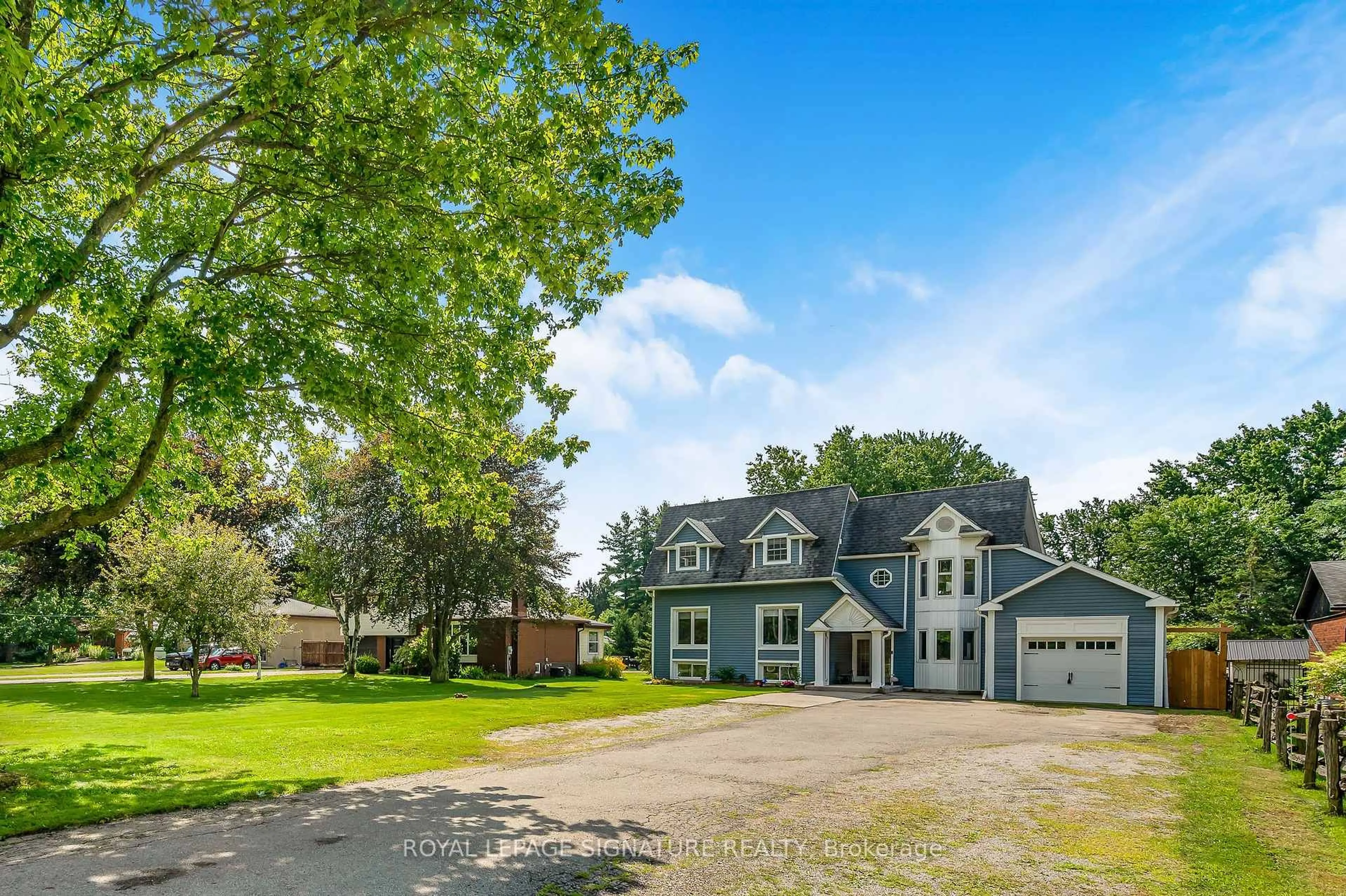 A pic from outside/outdoor area/front of a property/back of a property/a pic from drone, unknown for 2670 Jerseyville Rd, Hamilton Ontario L0R 1R0
