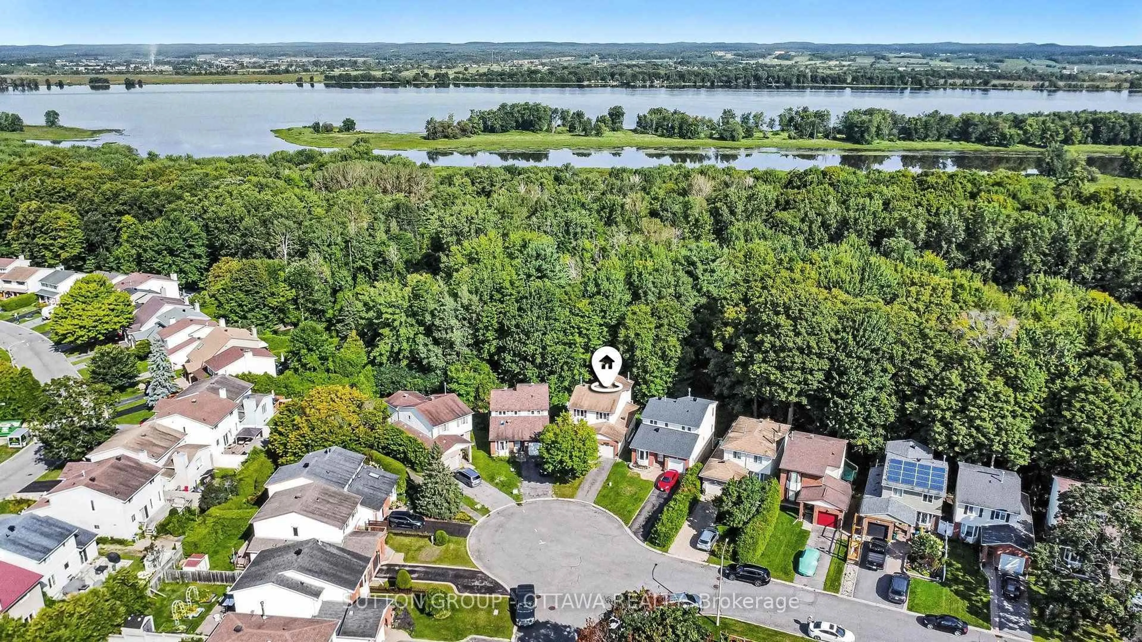 A pic from outside/outdoor area/front of a property/back of a property/a pic from drone, water/lake/river/ocean view for 792 Harlequin Cres, Ottawa Ontario K1E 2P3