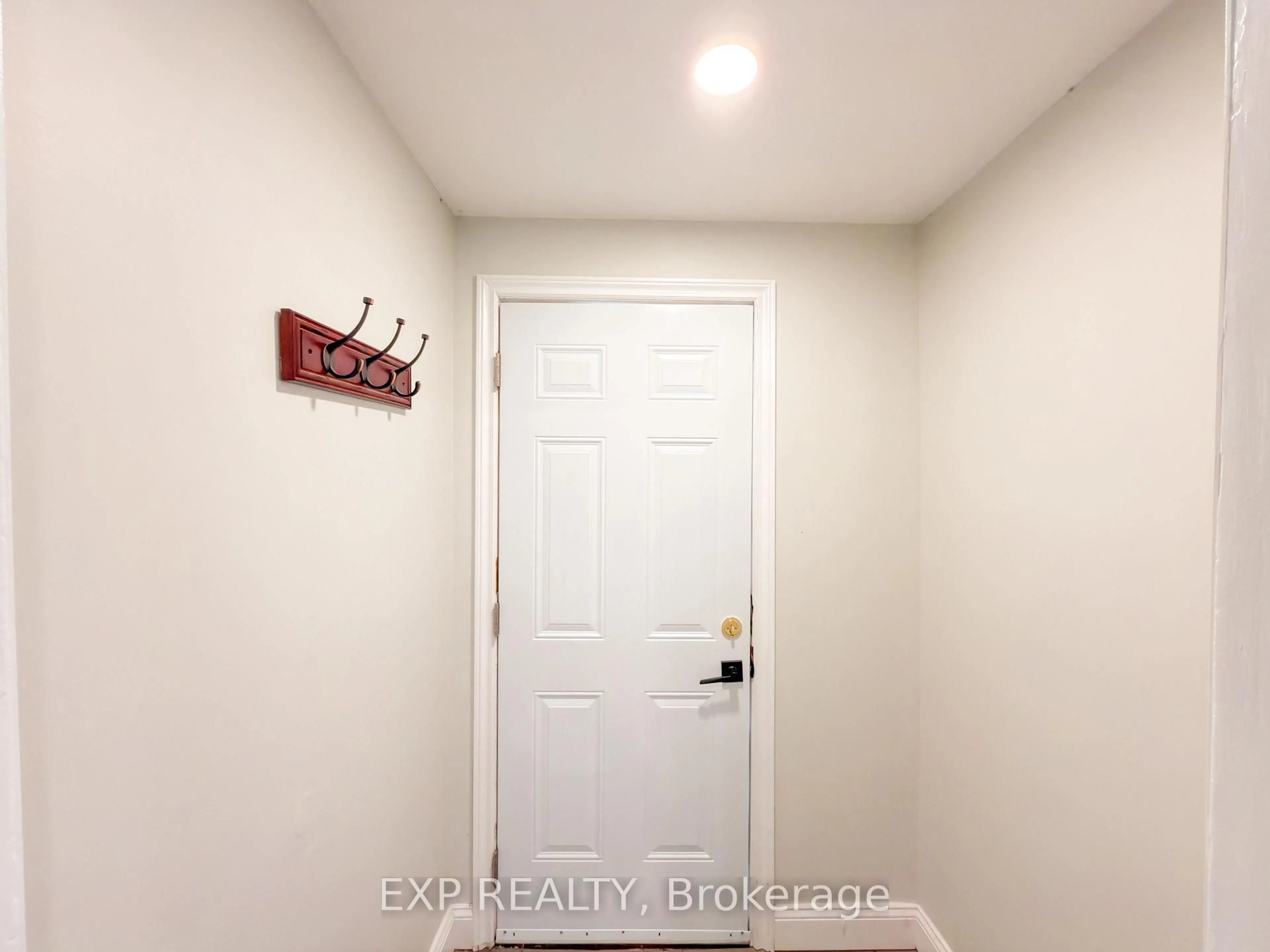 Indoor entryway for 50 Emery St, London South Ontario N6J 1R6