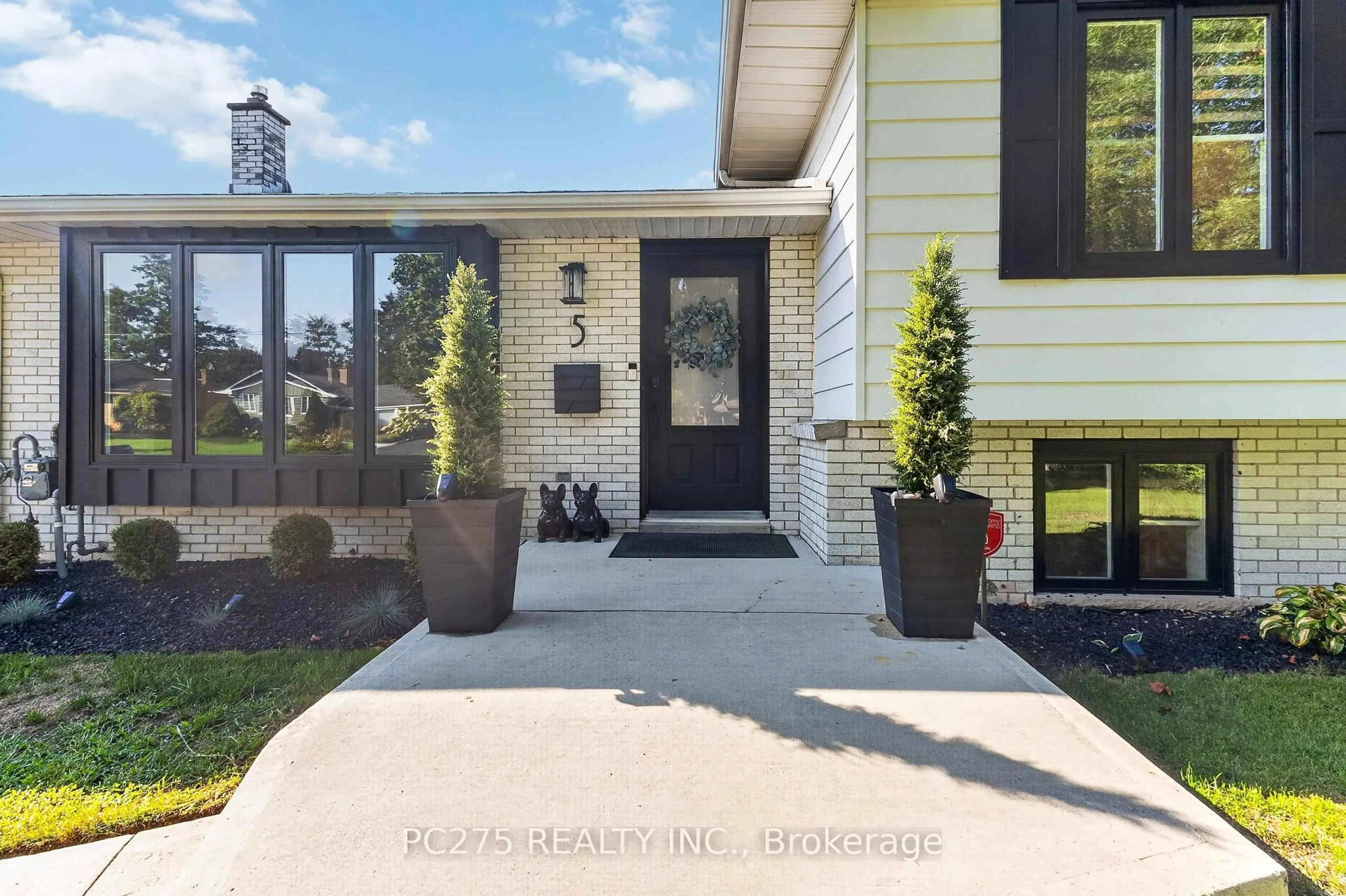 Home with vinyl exterior material, street for 5 Field Rd, London South Ontario N6P 1C4