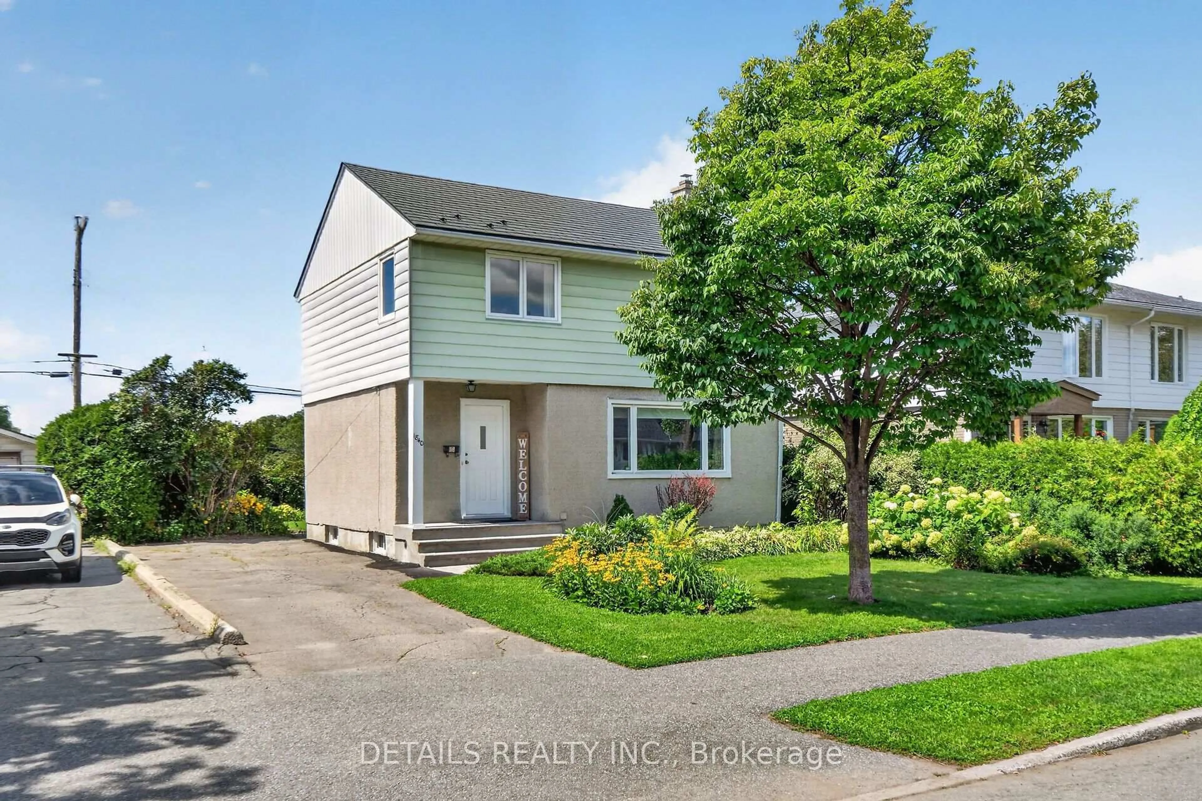 A pic from outside/outdoor area/front of a property/back of a property/a pic from drone, street for 1840 Haig Dr, Ottawa Ontario K1G 2J4