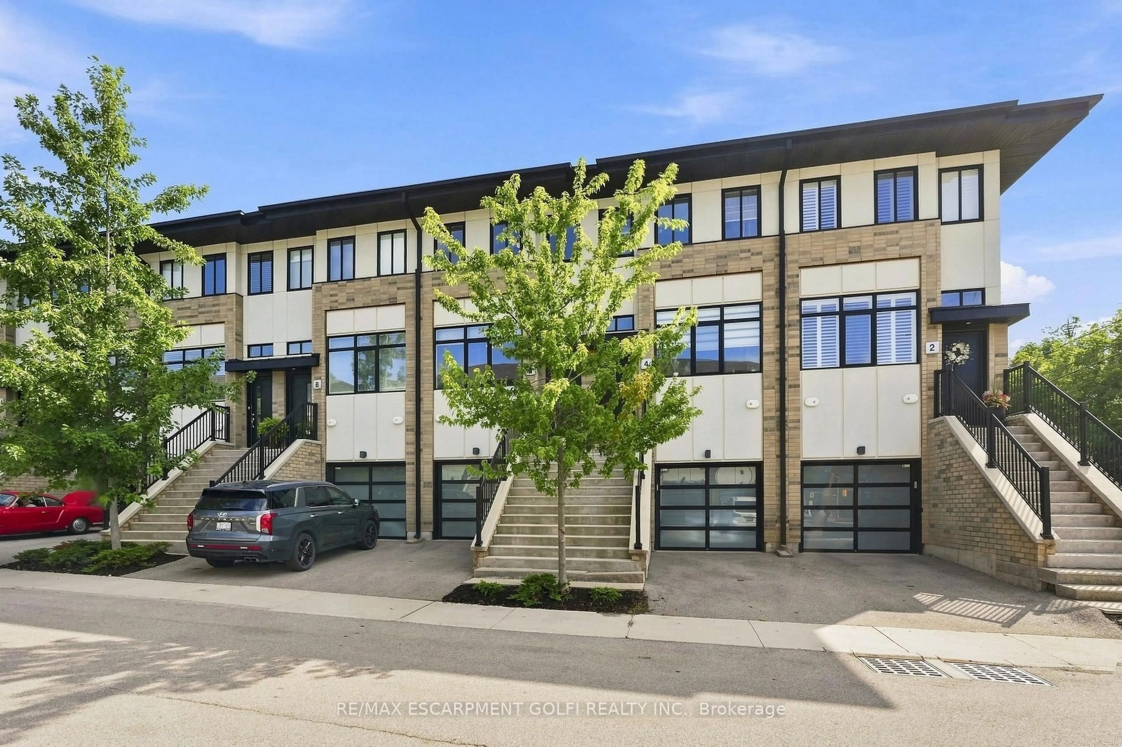 A pic from outside/outdoor area/front of a property/back of a property/a pic from drone, building for 6 Mulhollard Lane, Hamilton Ontario L9G 0H3