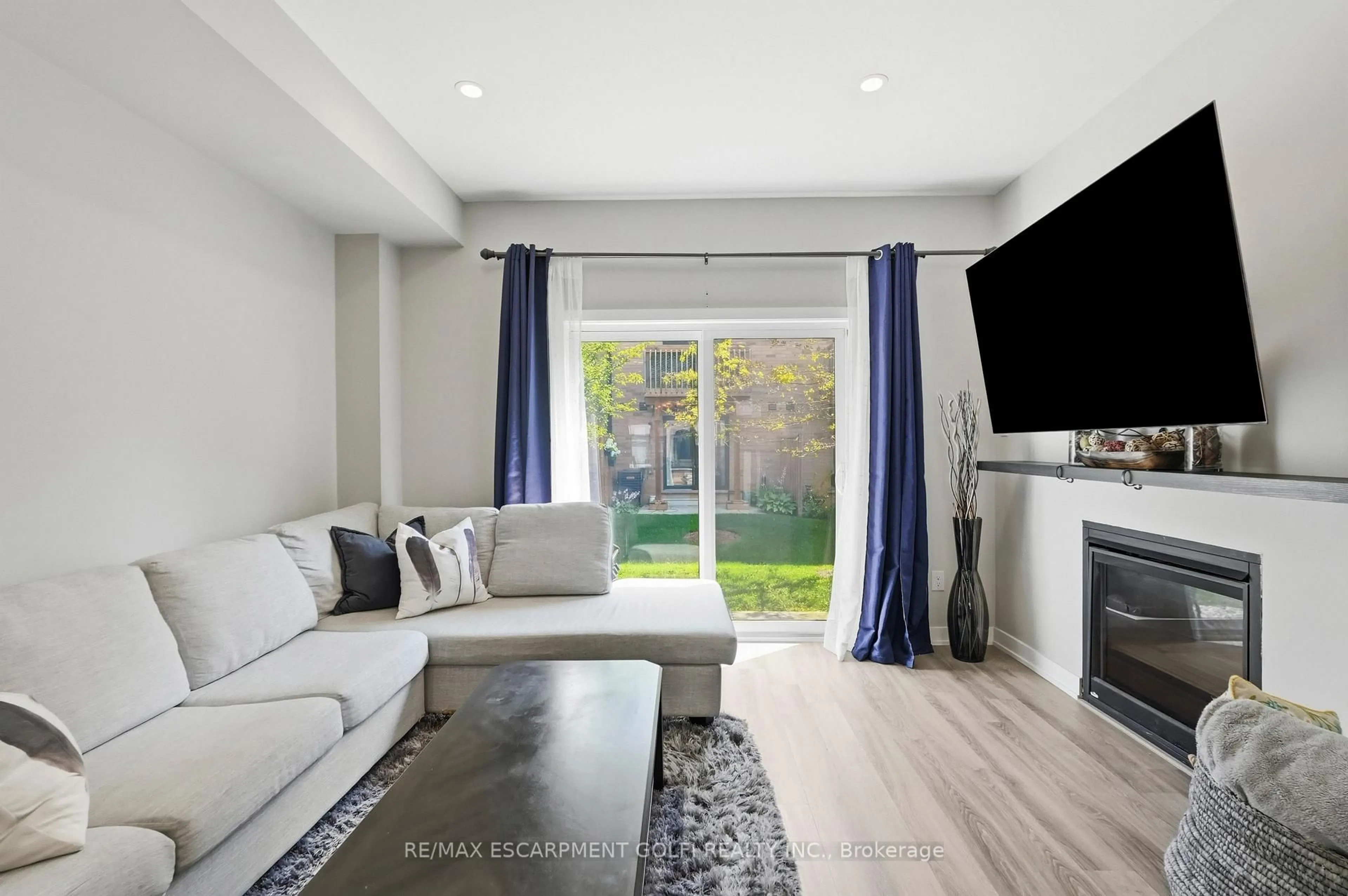 Living room with furniture, unknown for 6 Mulhollard Lane, Hamilton Ontario L9G 0H3