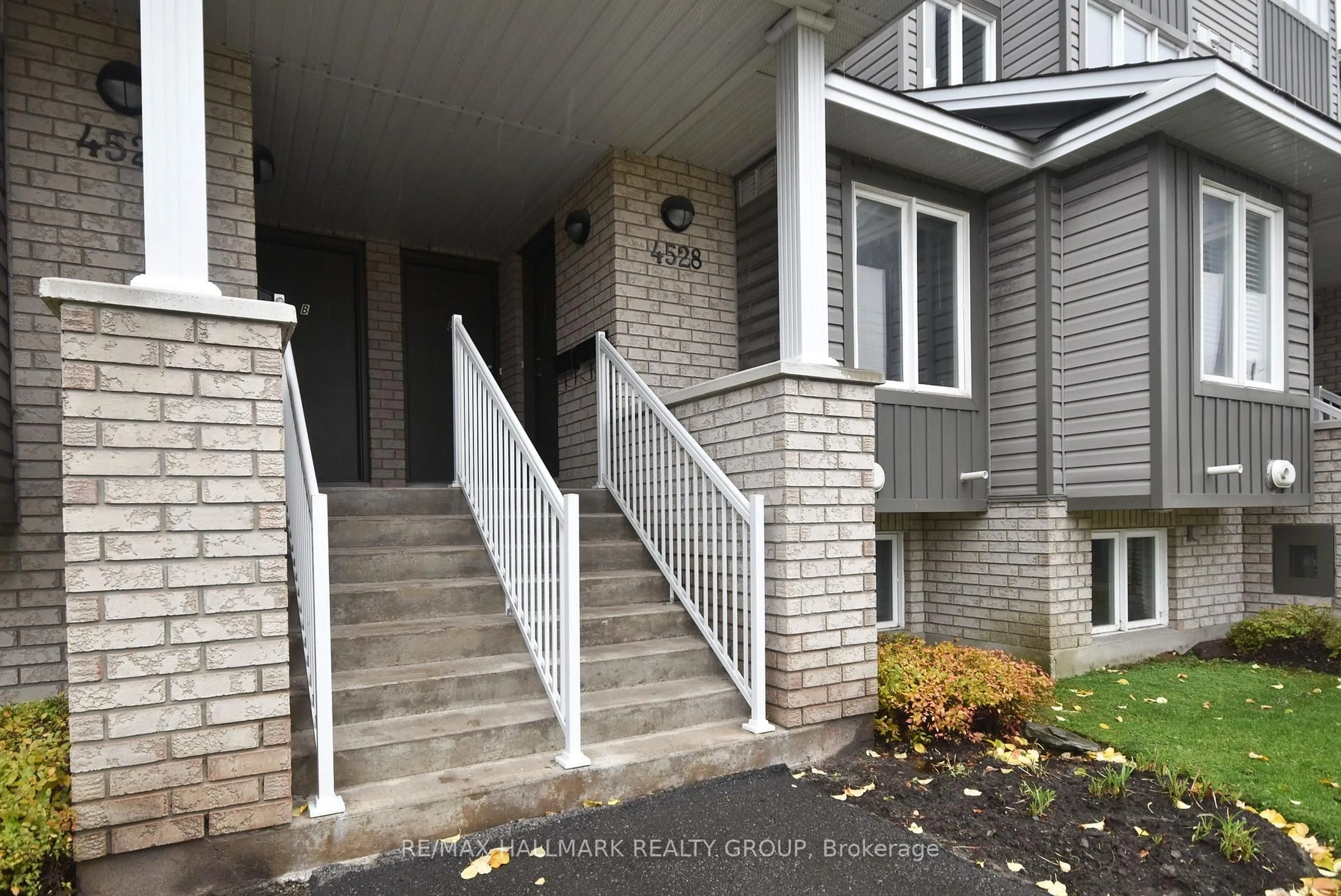 Unknown for 4528 Innes Rd #D, Ottawa Ontario K4A 0X5