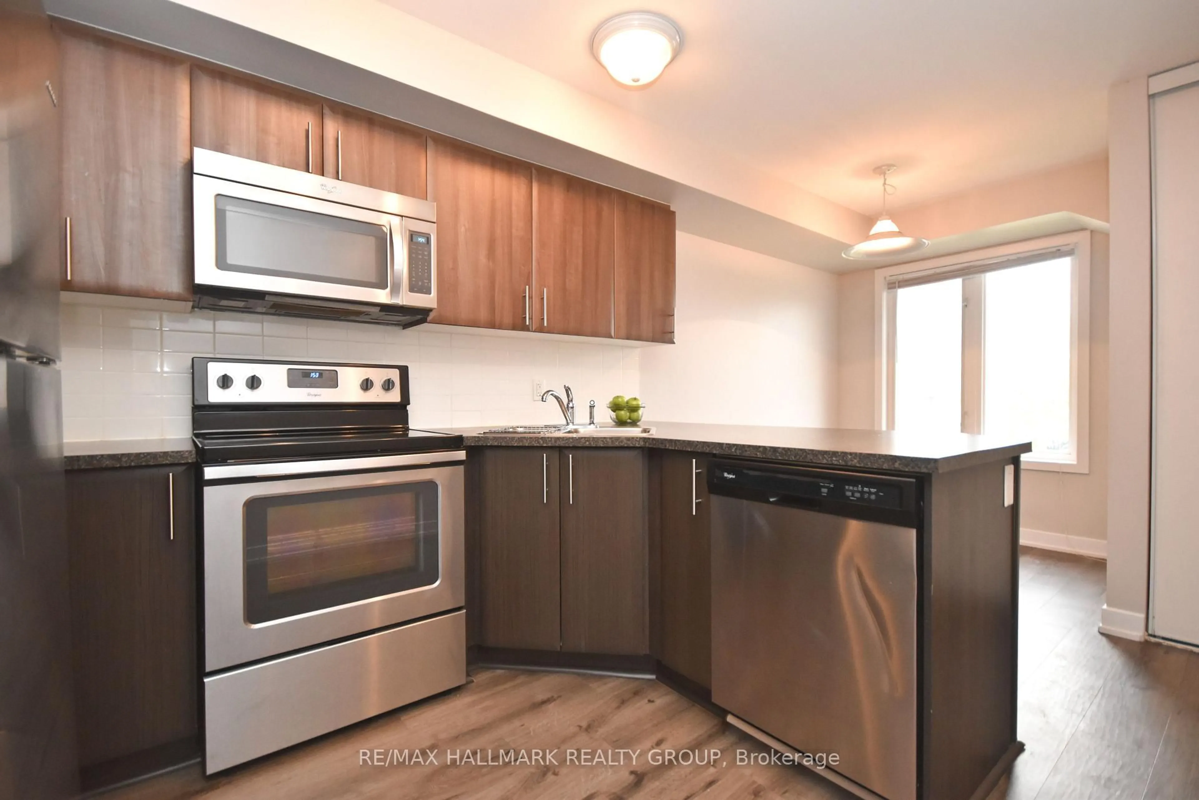 Standard kitchen, unknown for 4528 Innes Rd #D, Ottawa Ontario K4A 0X5