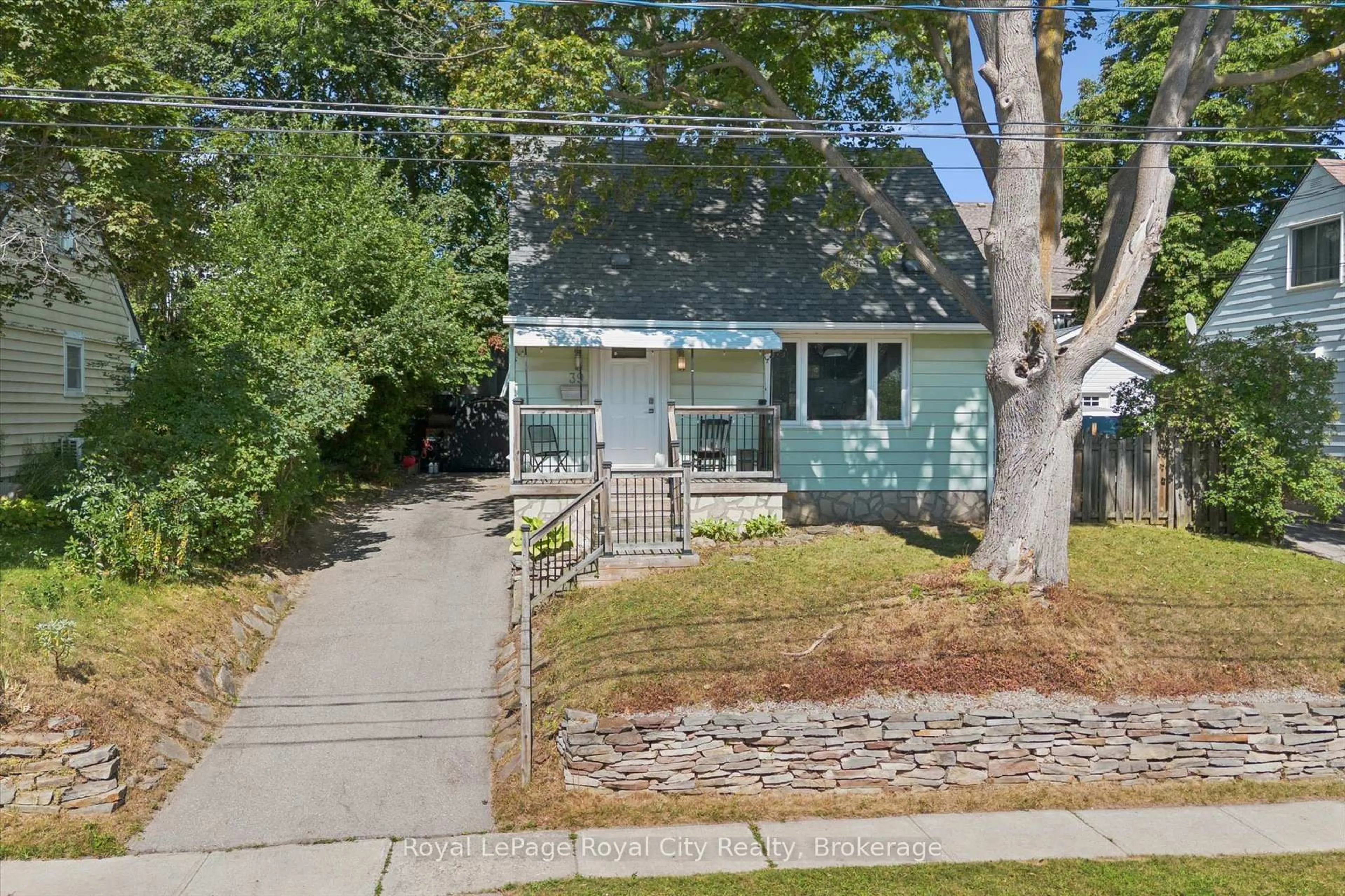 Unknown for 39 Ridgewood Ave, Guelph Ontario N1H 6C3