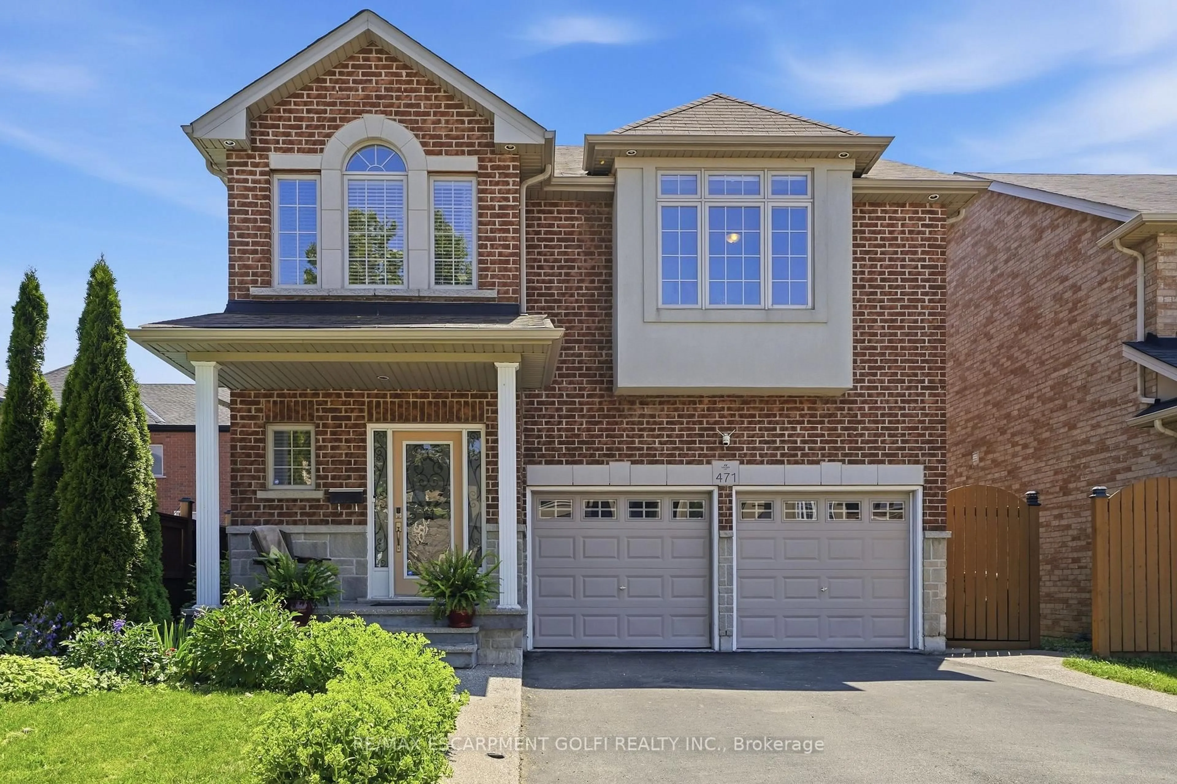Home with brick exterior material, street for 471 Old Mud St, Hamilton Ontario L8J 0C7