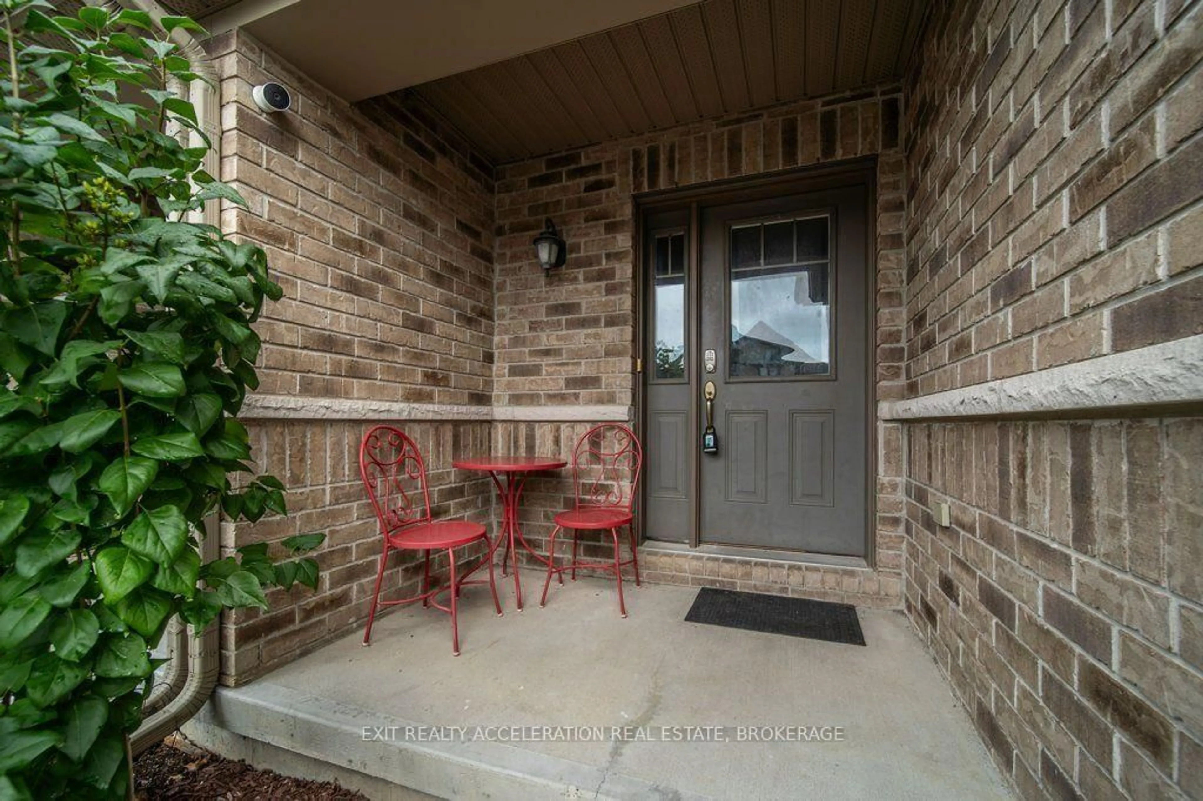 Indoor entryway for 46 Princeton Pl, Belleville Ontario K8N 4Z5