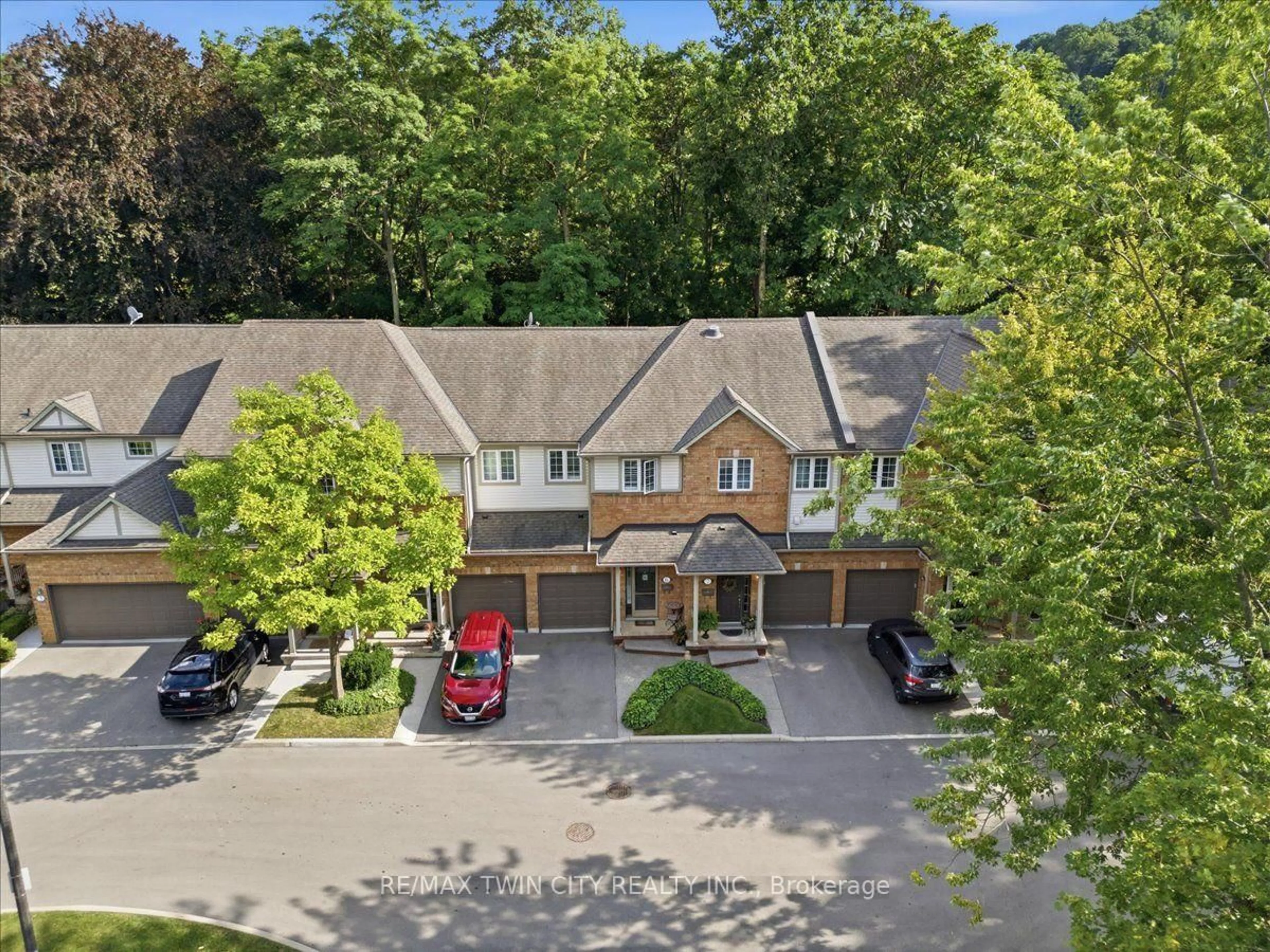 A pic from outside/outdoor area/front of a property/back of a property/a pic from drone, street for 120 Beddoe Dr #6, Hamilton Ontario L8P 4Z4