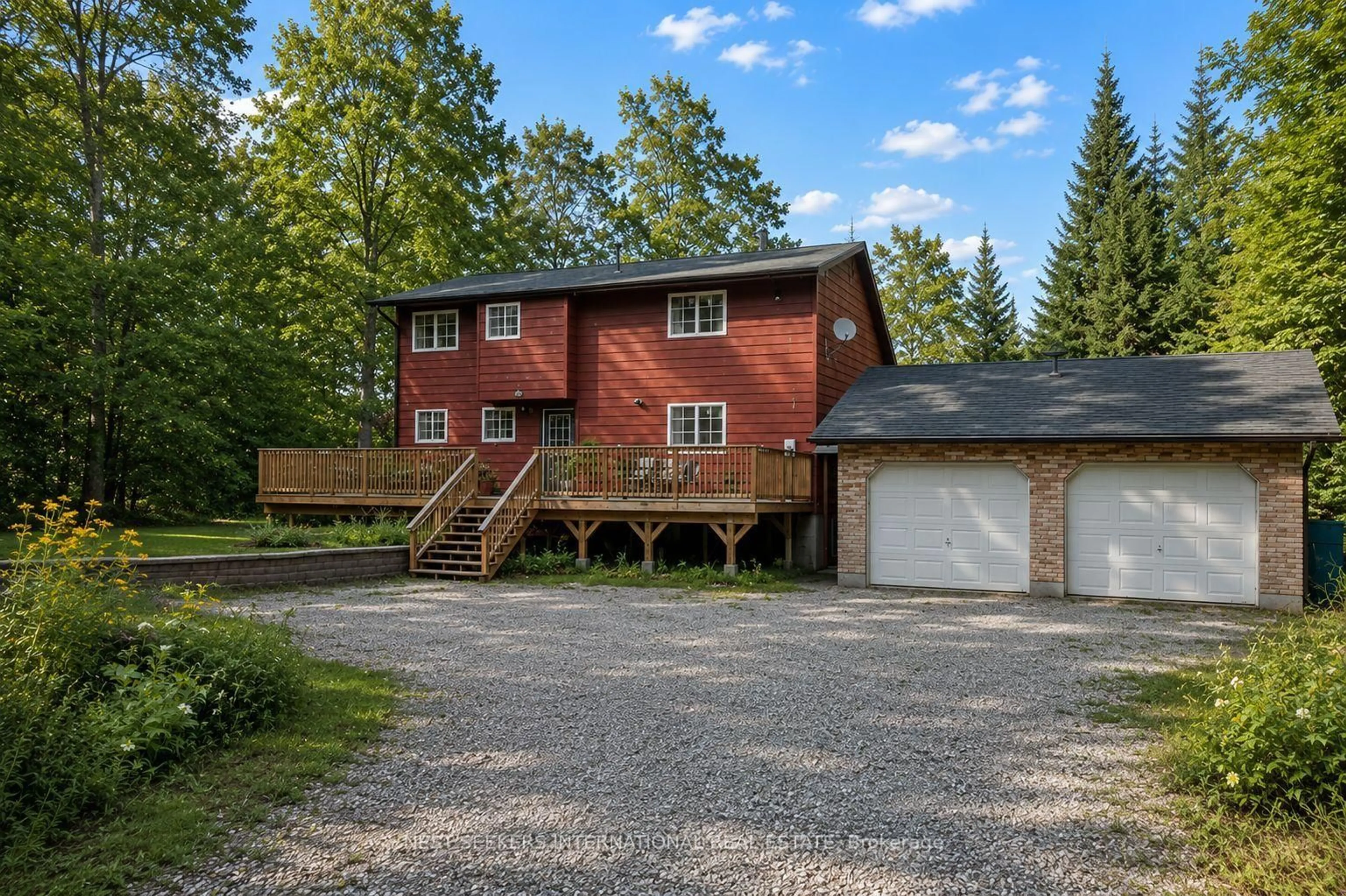 A pic from outside/outdoor area/front of a property/back of a property/a pic from drone, unknown for 1059 Norwalk Rd, Highlands East Ontario K0L 3C0