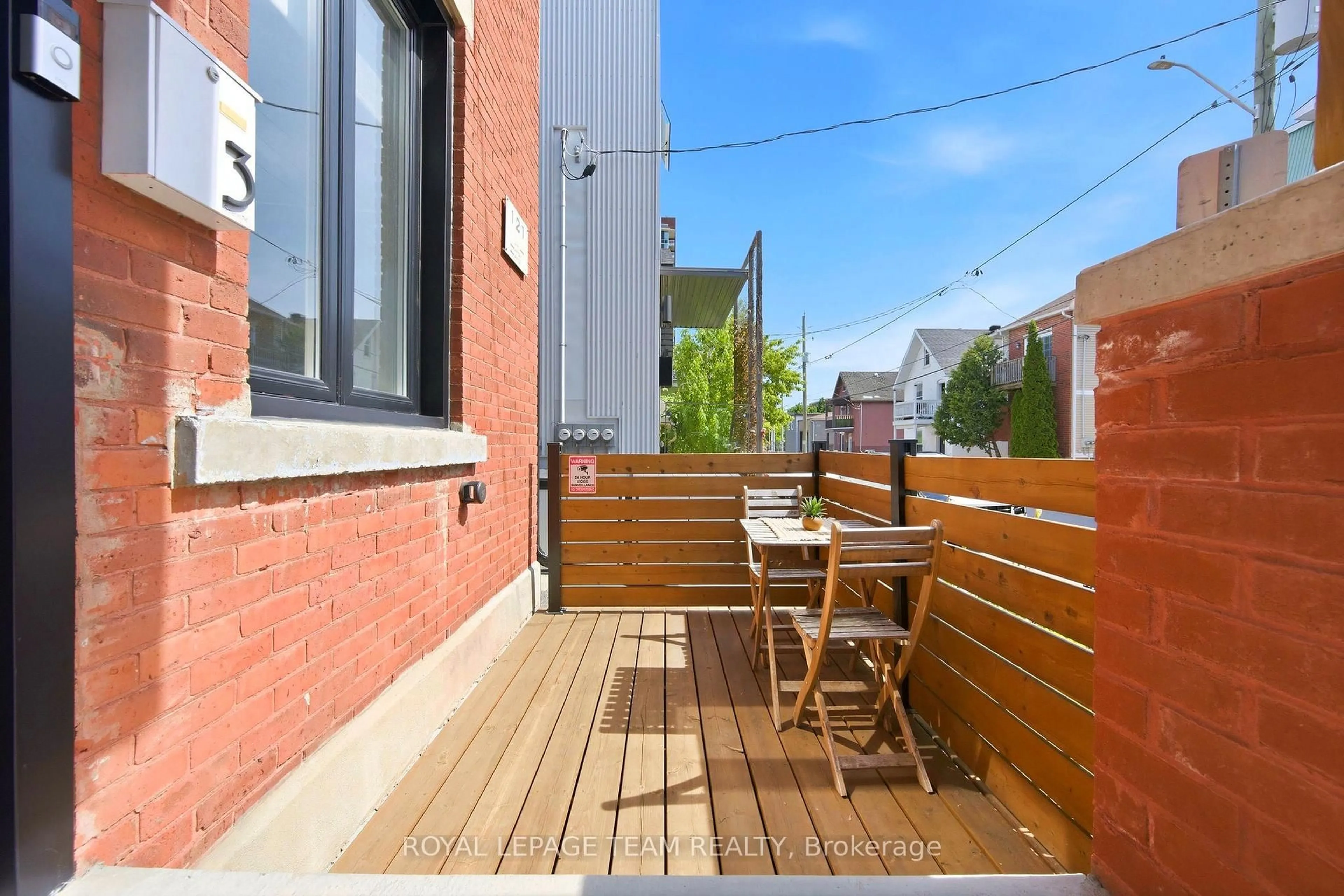 Patio, street for 121 Carruthers Ave, Ottawa Ontario K1Y 1N4