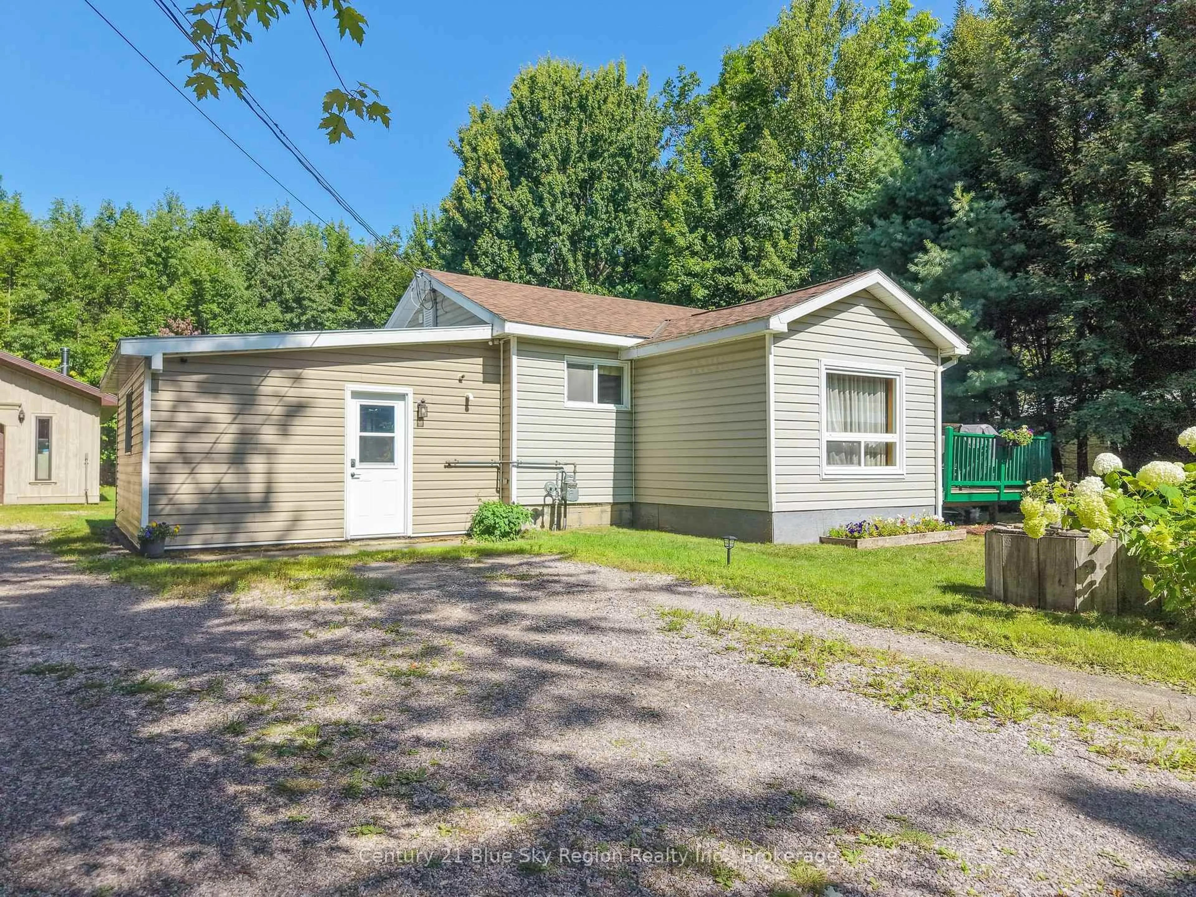Unknown for 1004 Jocko Point Rd, North Bay Ontario P1B 8G5