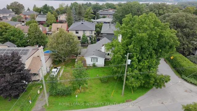 322 Kirchoffer Ave, Ottawa 2