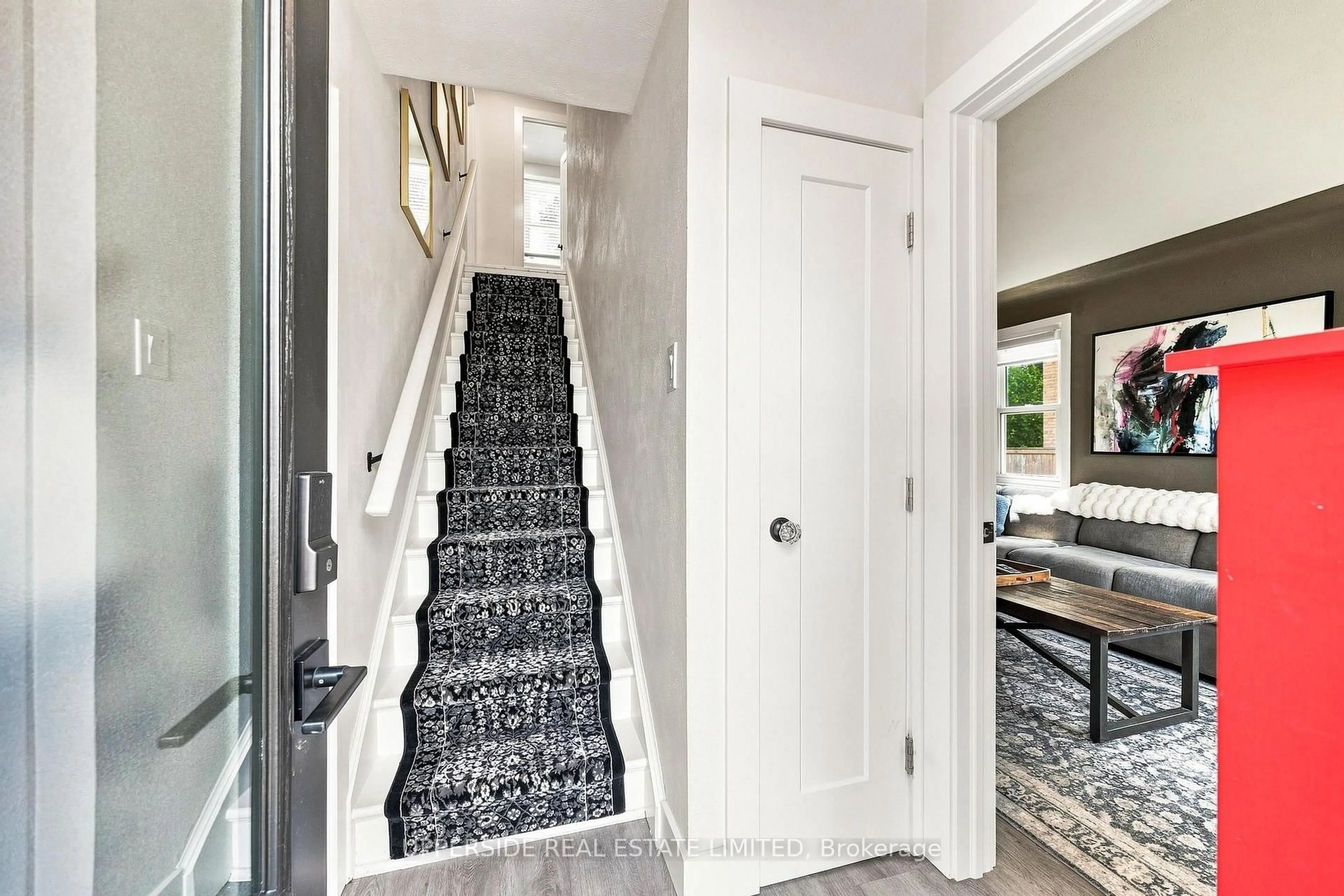 Indoor entryway for 257 Ottawa St, Kitchener Ontario N2H 3K9