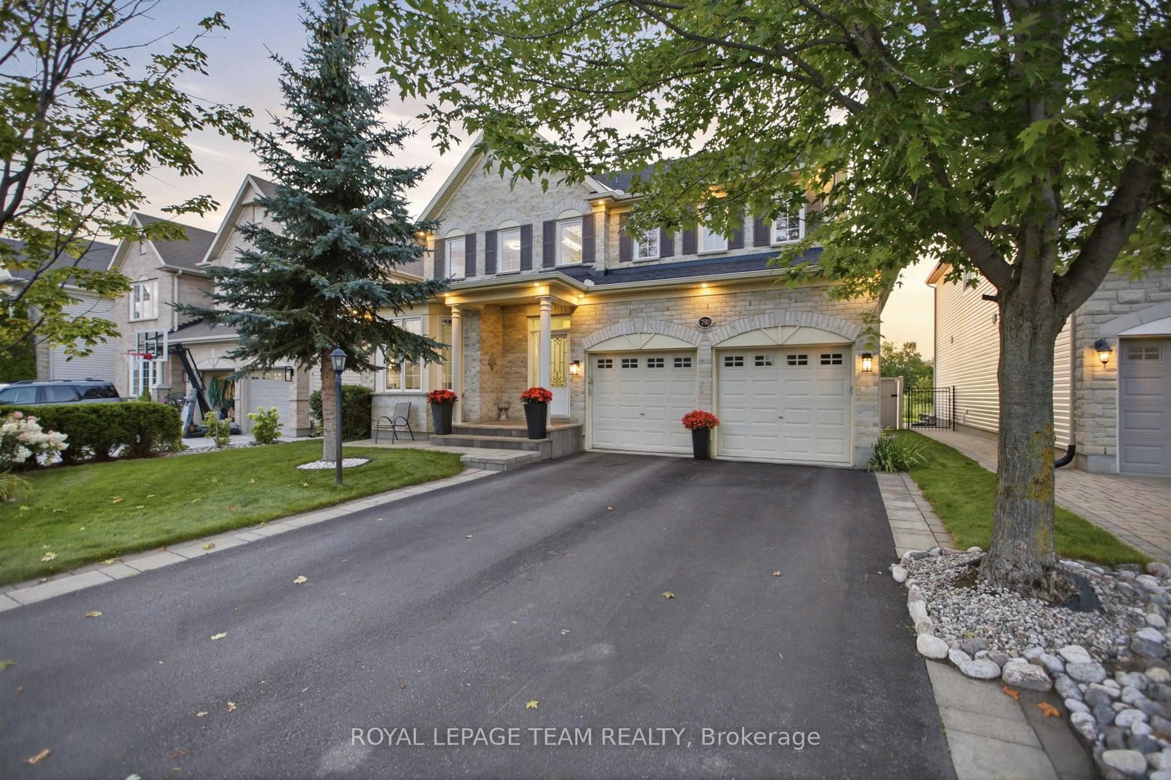 Home with vinyl exterior material, street for 790 Kilbirnie Dr, Ottawa Ontario K2J 0M4