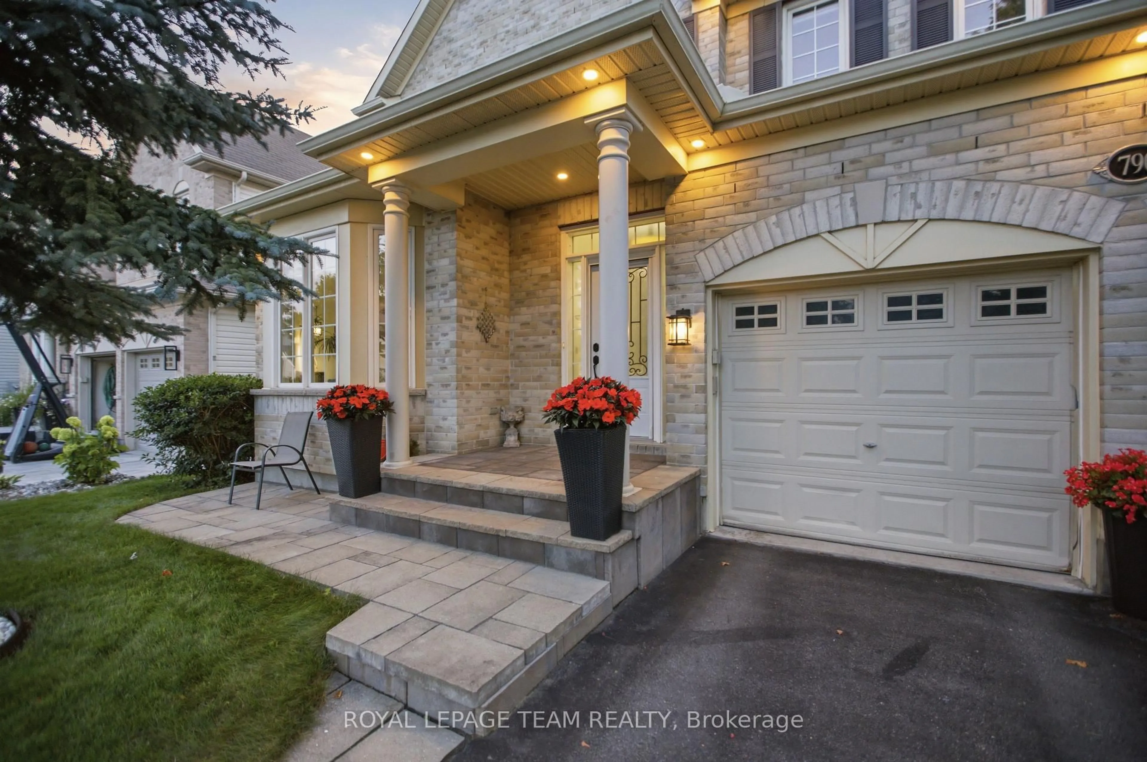 Indoor entryway for 790 Kilbirnie Dr, Ottawa Ontario K2J 0M4