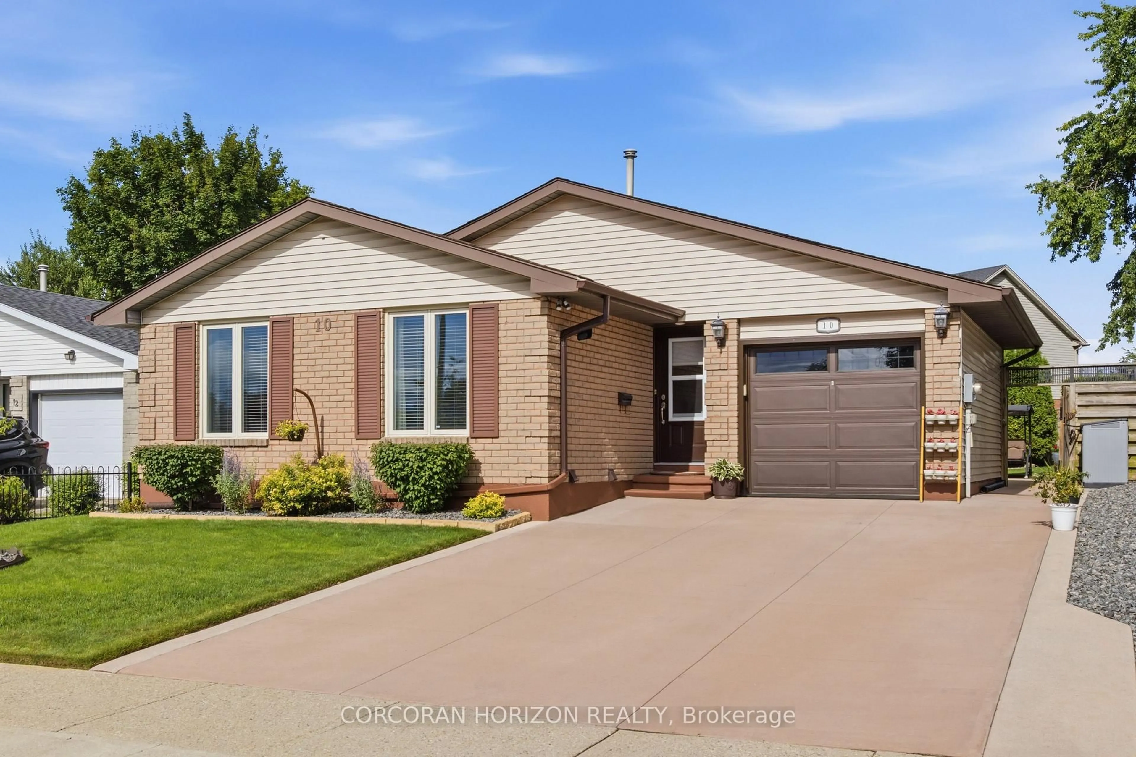 Home with brick exterior material, street for 10 Macatee Pl, Cambridge Ontario N1R 6Z8