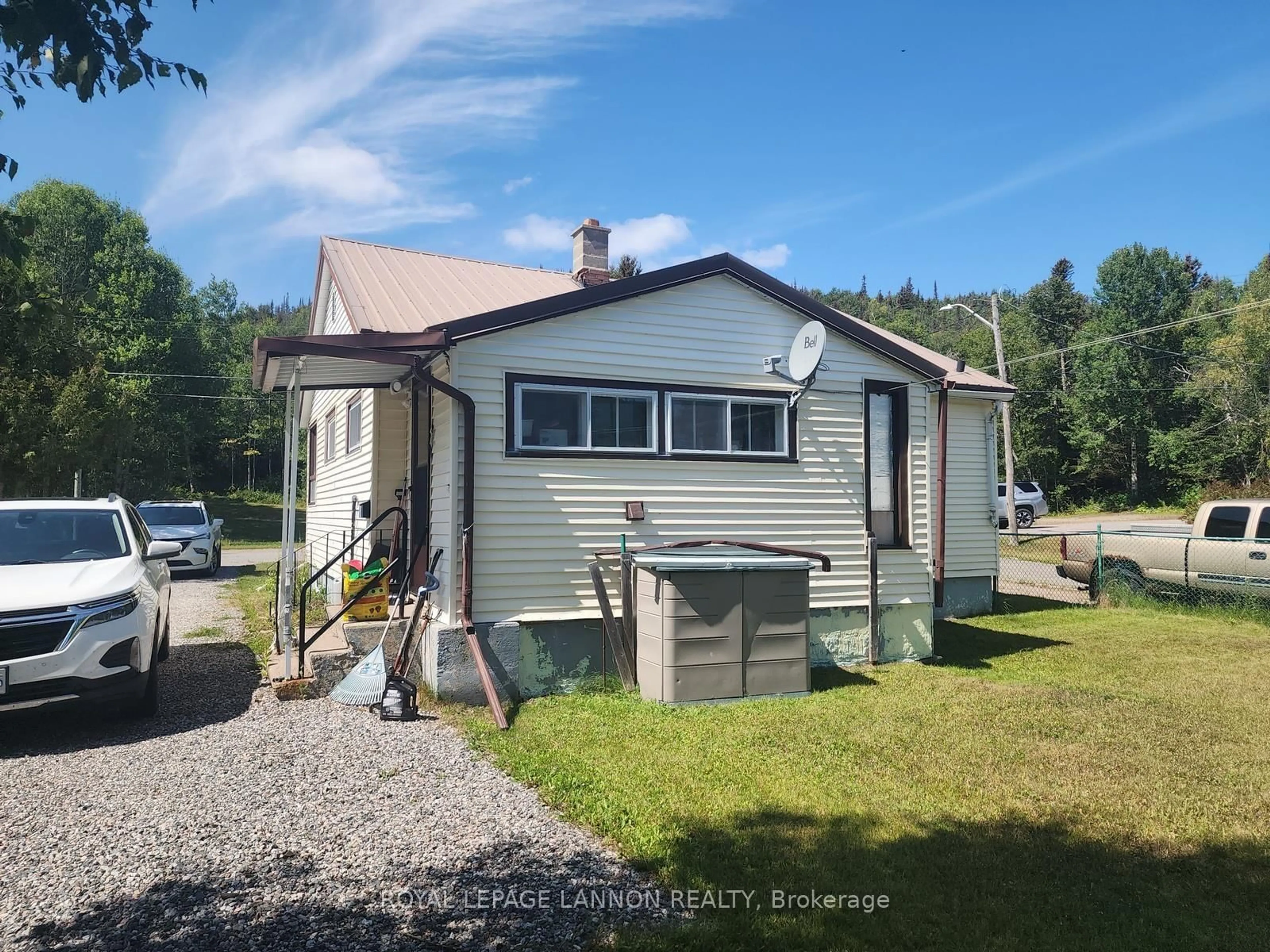A pic from outside/outdoor area/front of a property/back of a property/a pic from drone, building for 216 MAIN, Schreiber Ontario P0T 2S0